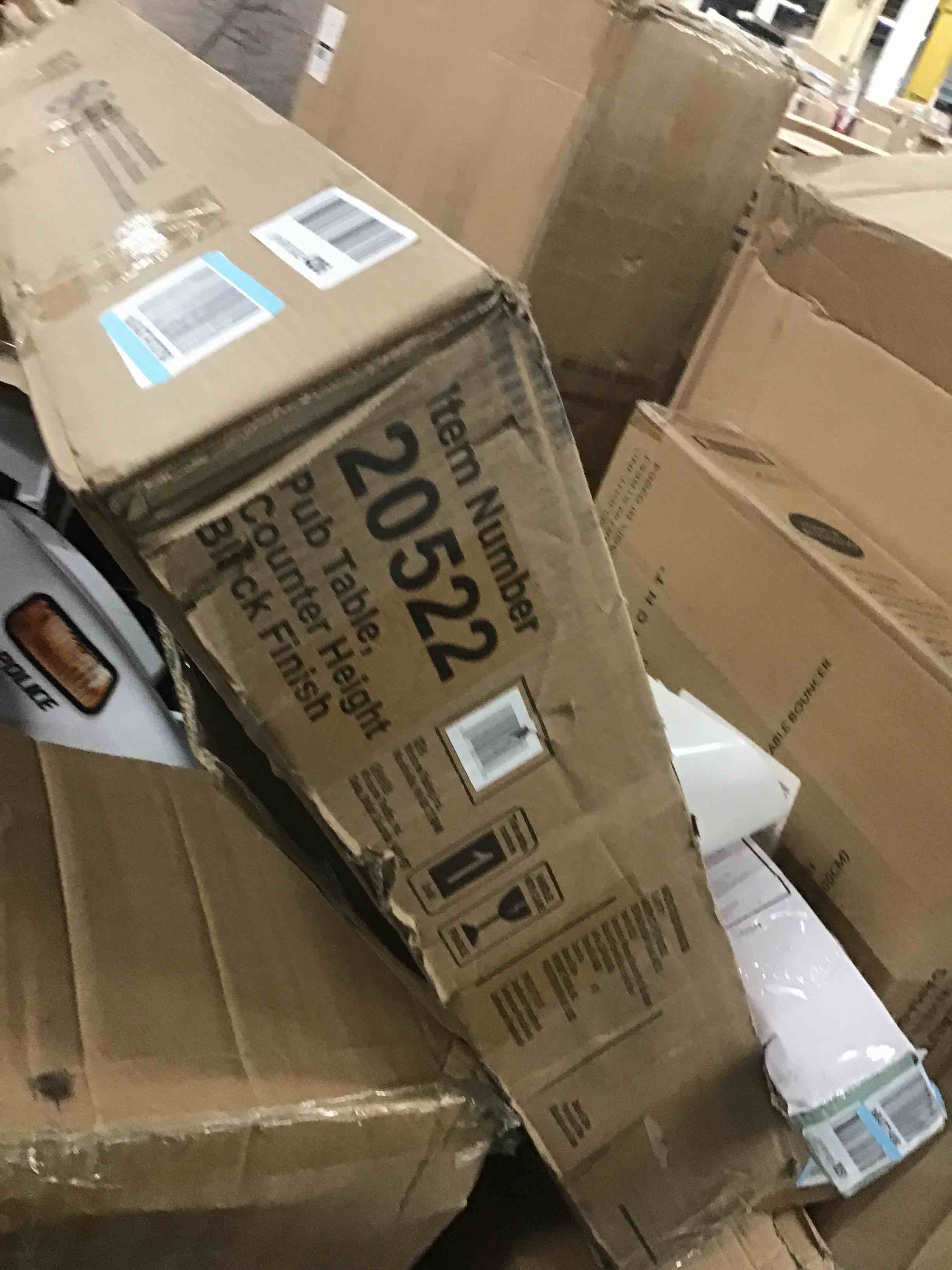 https://s3.amazonaws.com/lotting-images-prod/bidfta/RED5306568_1708525232650.jpeg