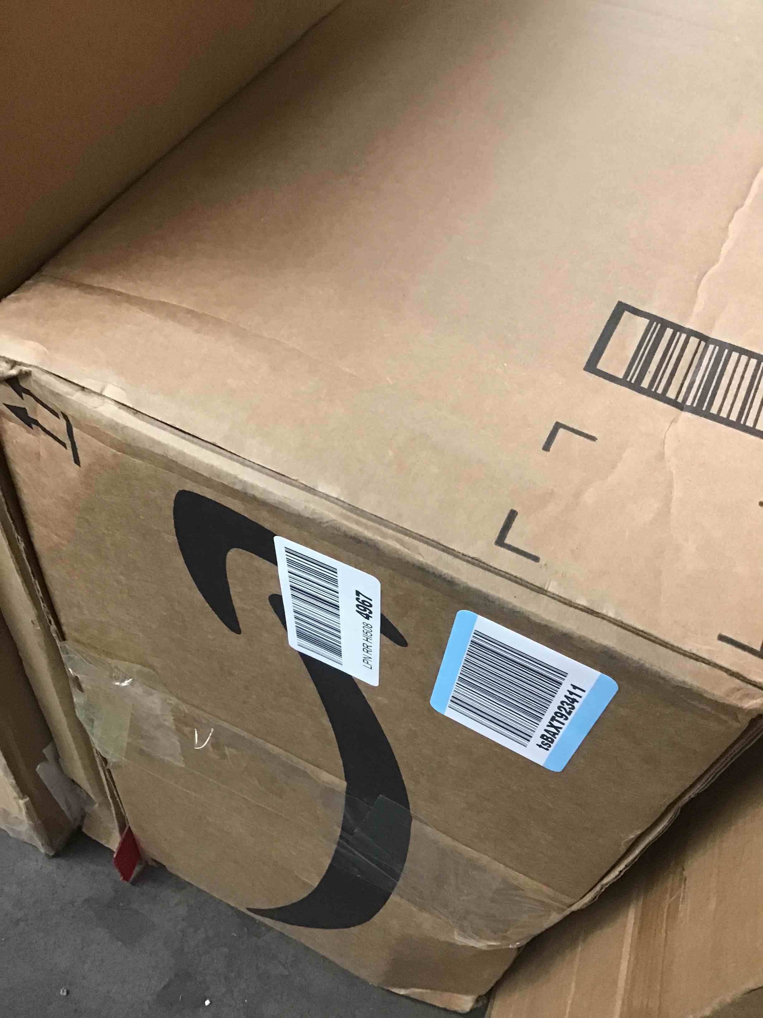 https://s3.amazonaws.com/lotting-images-prod/bidfta/RED5306680_1708541427719.jpeg