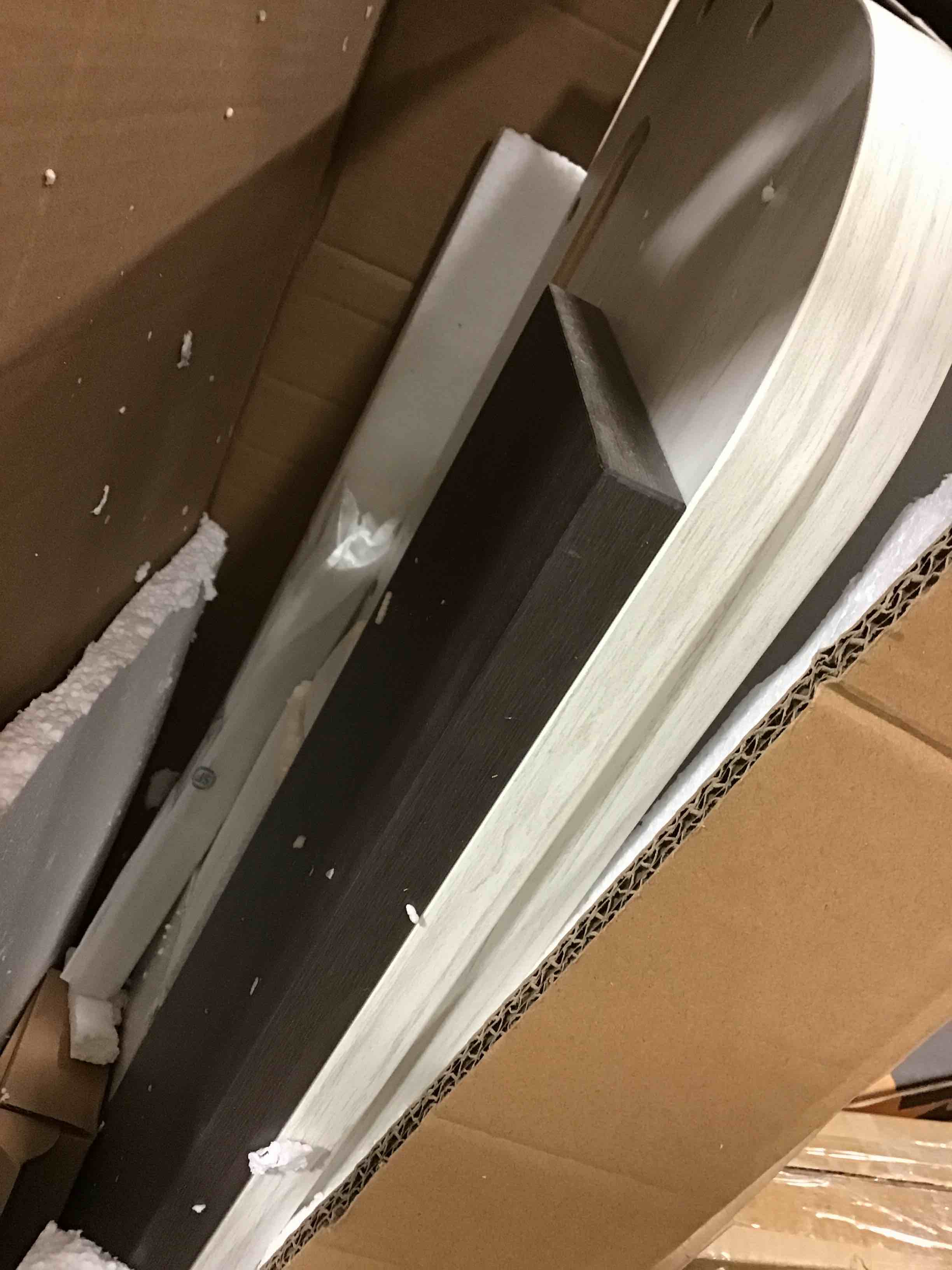 https://s3.amazonaws.com/lotting-images-prod/bidfta/RED5307653_1694620012858.jpeg