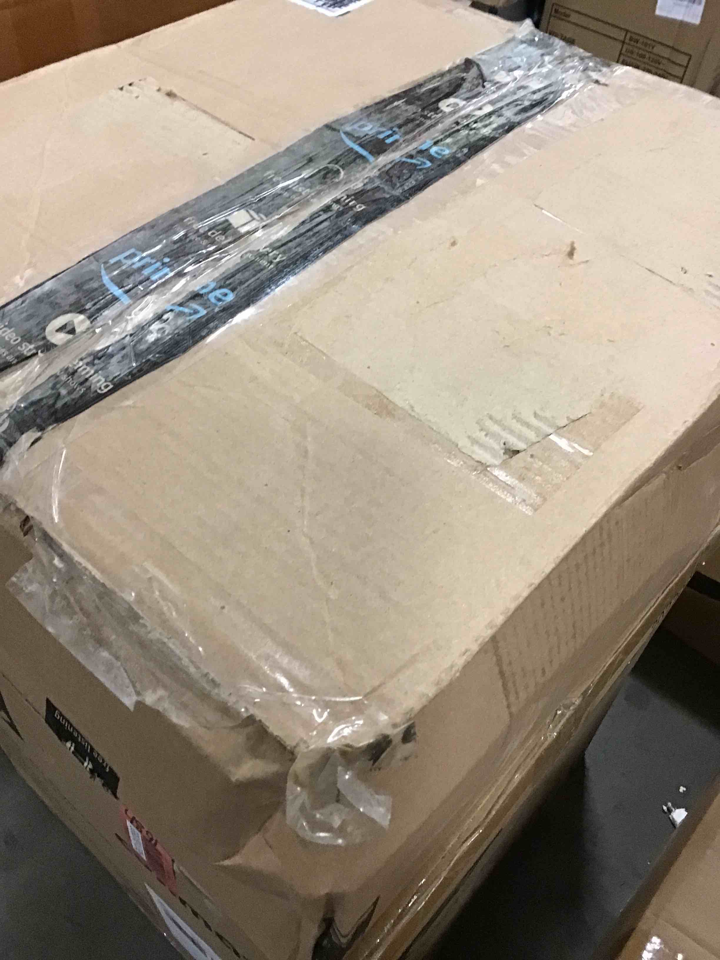 https://s3.amazonaws.com/lotting-images-prod/bidfta/RED5307656_1694623569773.jpeg