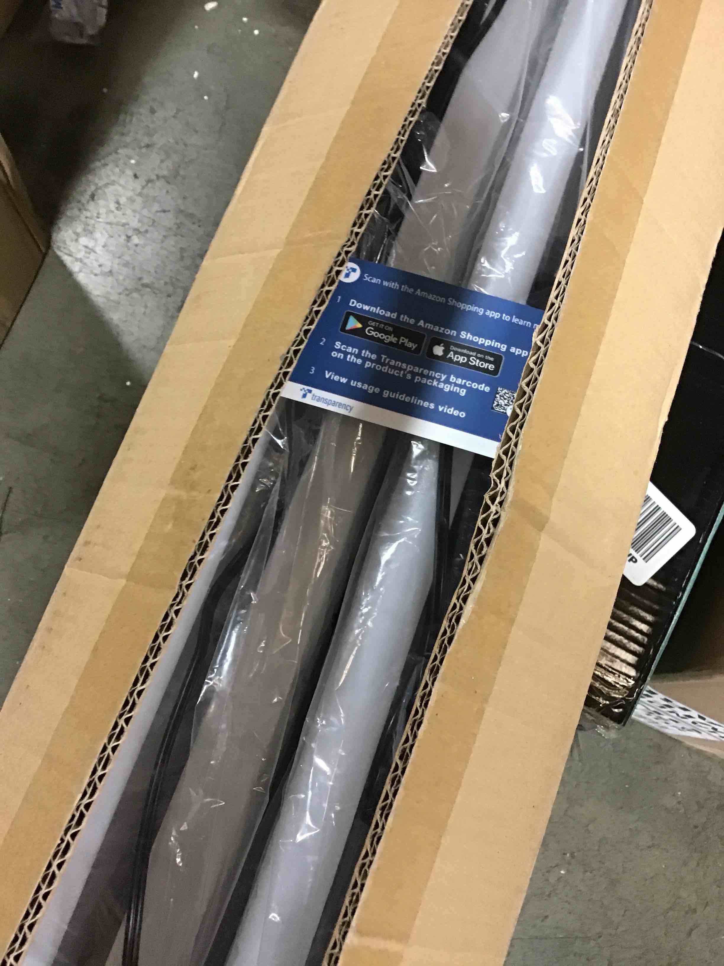 https://s3.amazonaws.com/lotting-images-prod/bidfta/RED5307672_1694701864315.jpeg