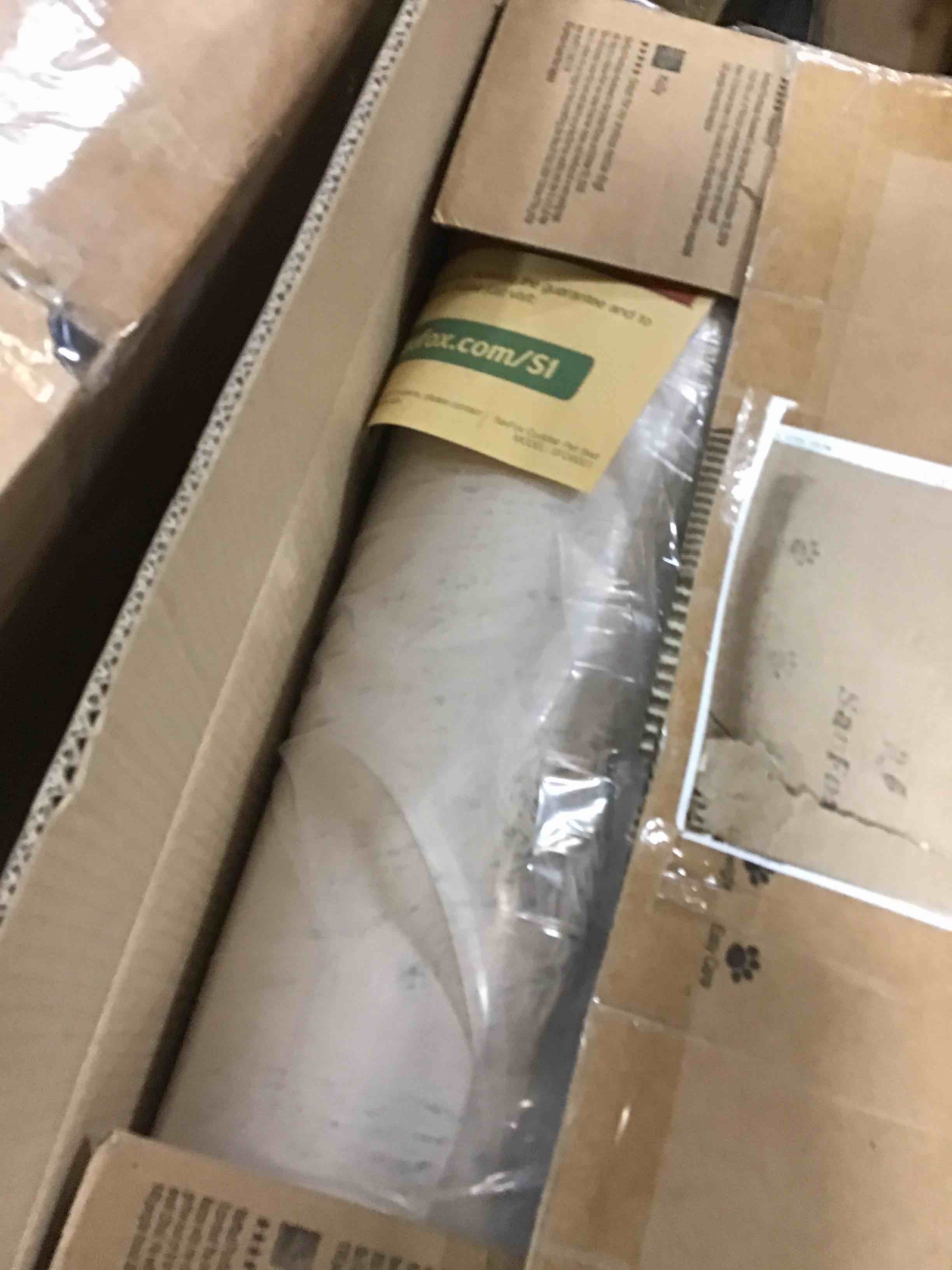https://s3.amazonaws.com/lotting-images-prod/bidfta/RED5307677_1694702679348.jpeg