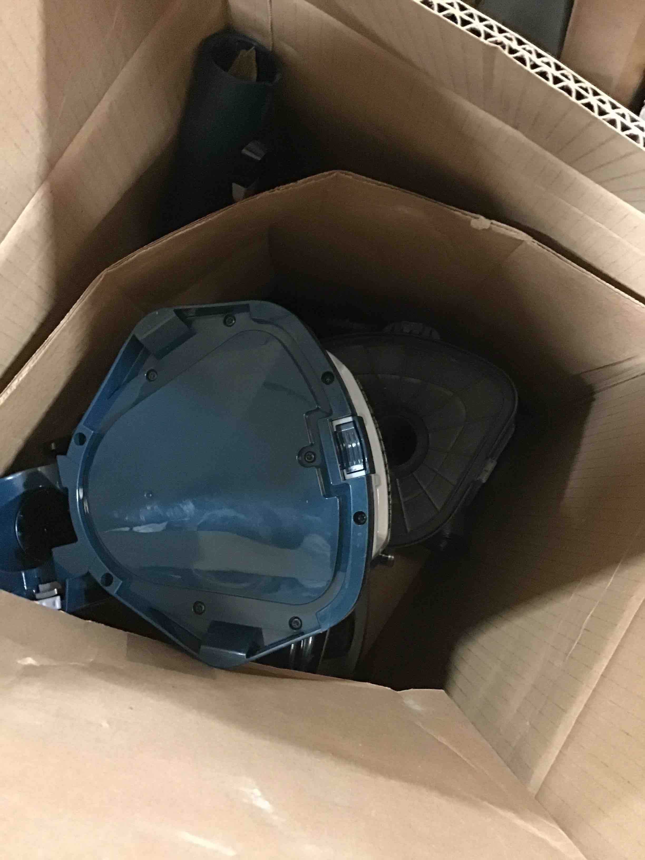 https://s3.amazonaws.com/lotting-images-prod/bidfta/RED5307678_1694702759351.jpeg