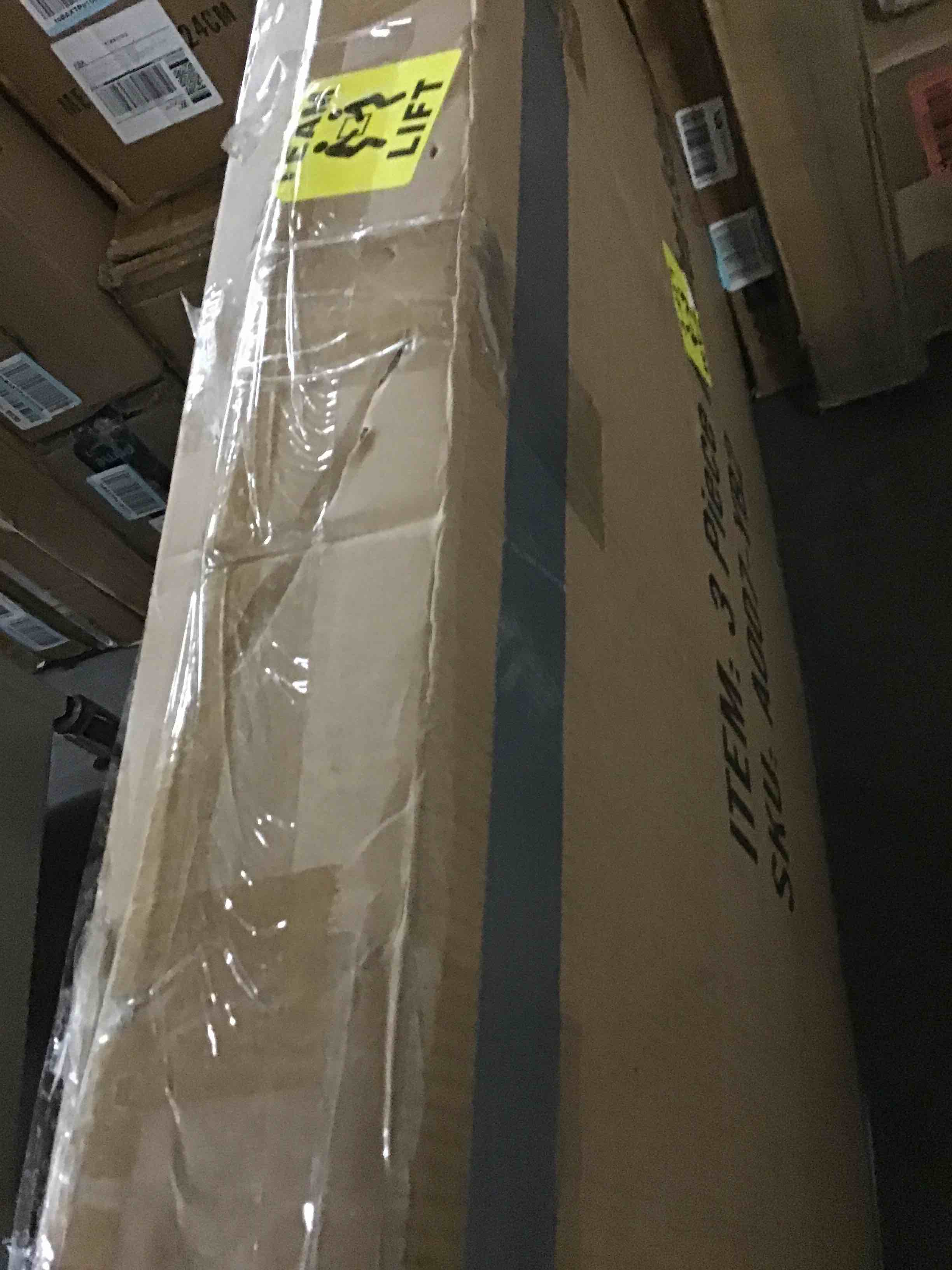 https://s3.amazonaws.com/lotting-images-prod/bidfta/RED5310450_1702672193643.jpeg