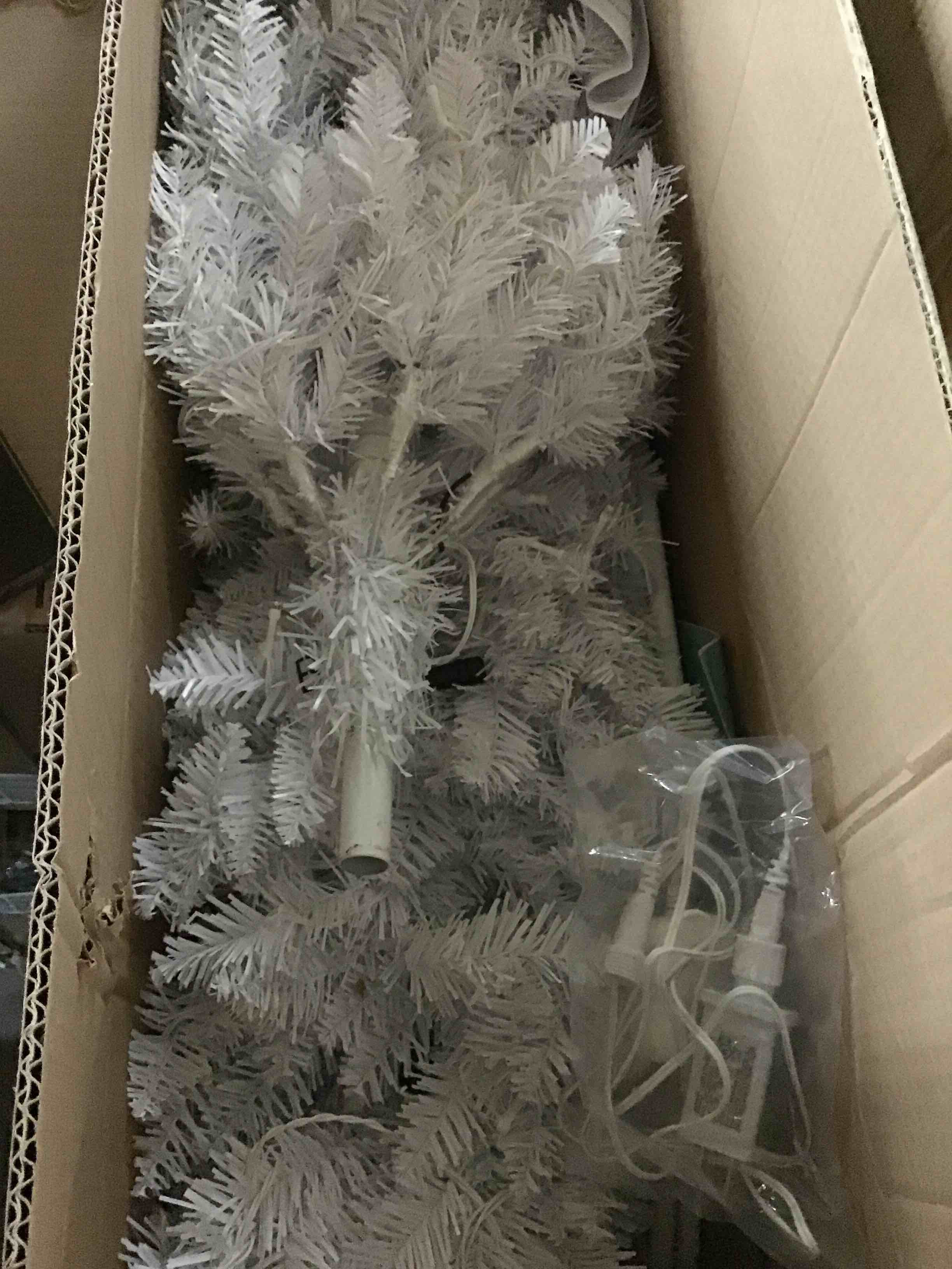 https://s3.amazonaws.com/lotting-images-prod/bidfta/RED5310452_1702673105797.jpeg