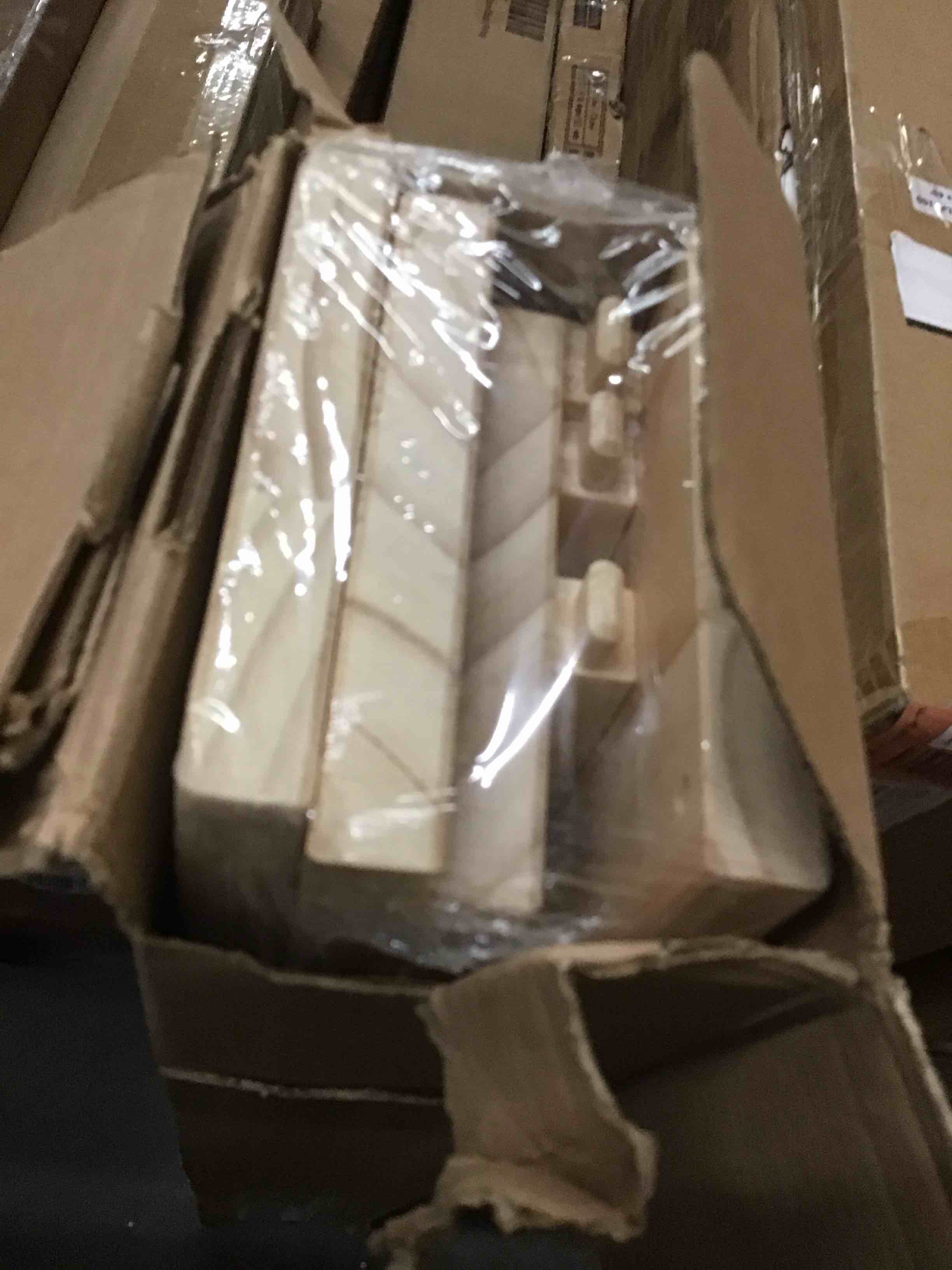 https://s3.amazonaws.com/lotting-images-prod/bidfta/RED5310779_1704462534355.jpeg