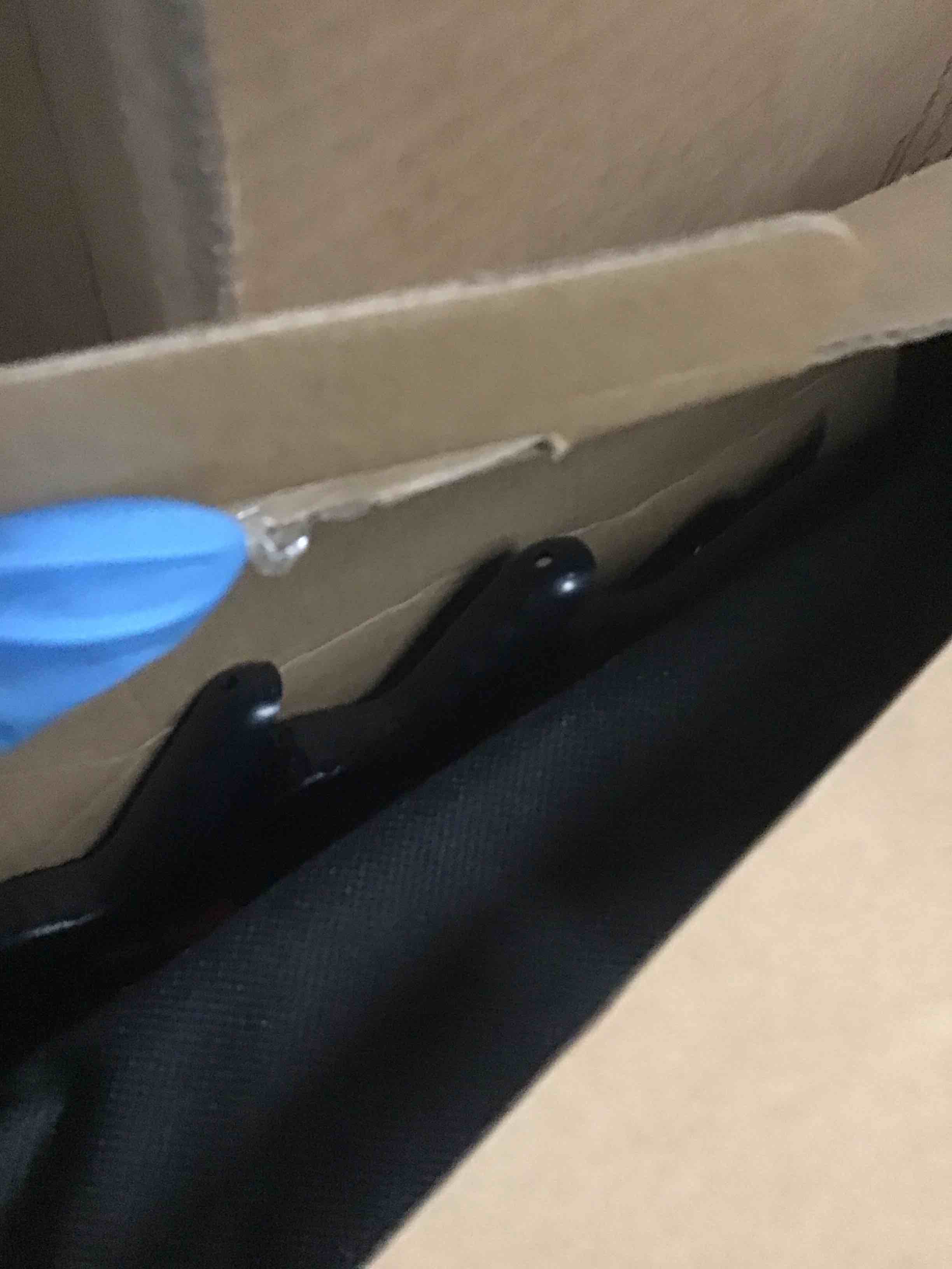 https://s3.amazonaws.com/lotting-images-prod/bidfta/RED5310822_1704473816249.jpeg