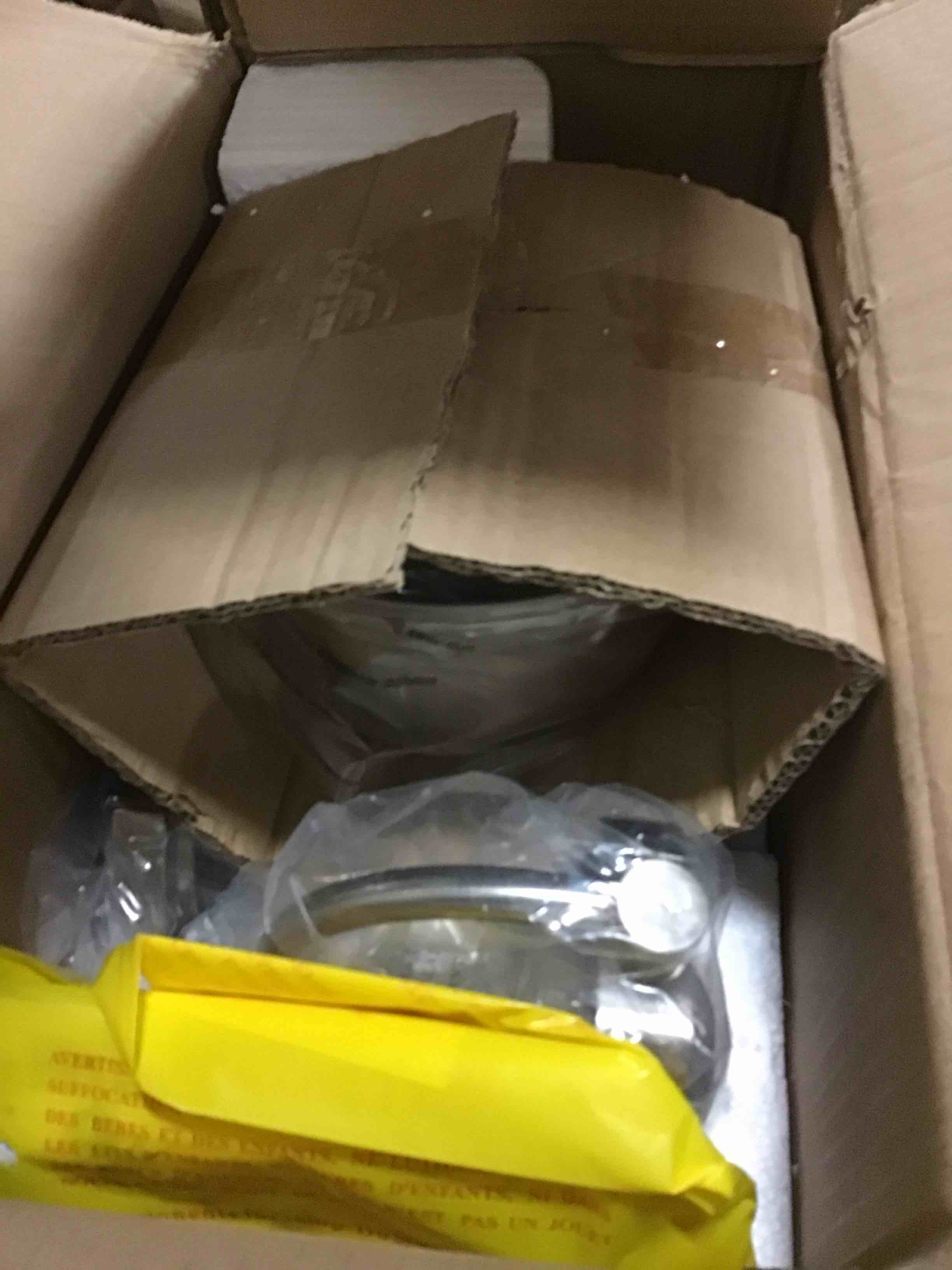 https://s3.amazonaws.com/lotting-images-prod/bidfta/RED5311108_1706544808920.jpeg