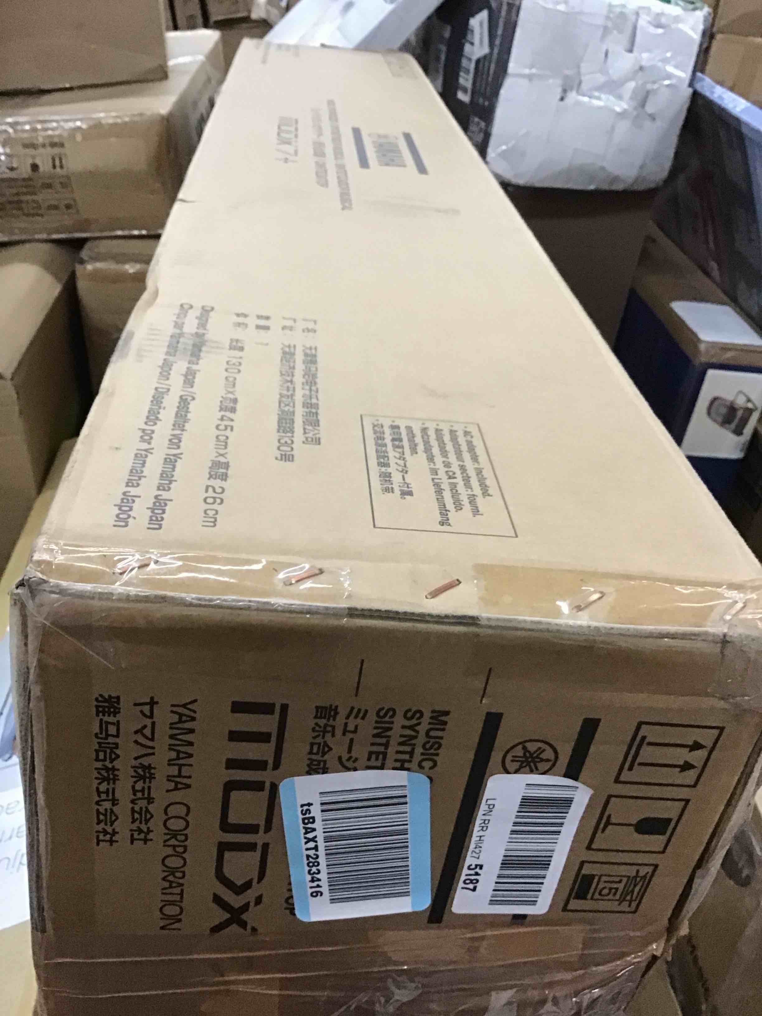 https://s3.amazonaws.com/lotting-images-prod/bidfta/RED5311287_1707498386083.jpeg