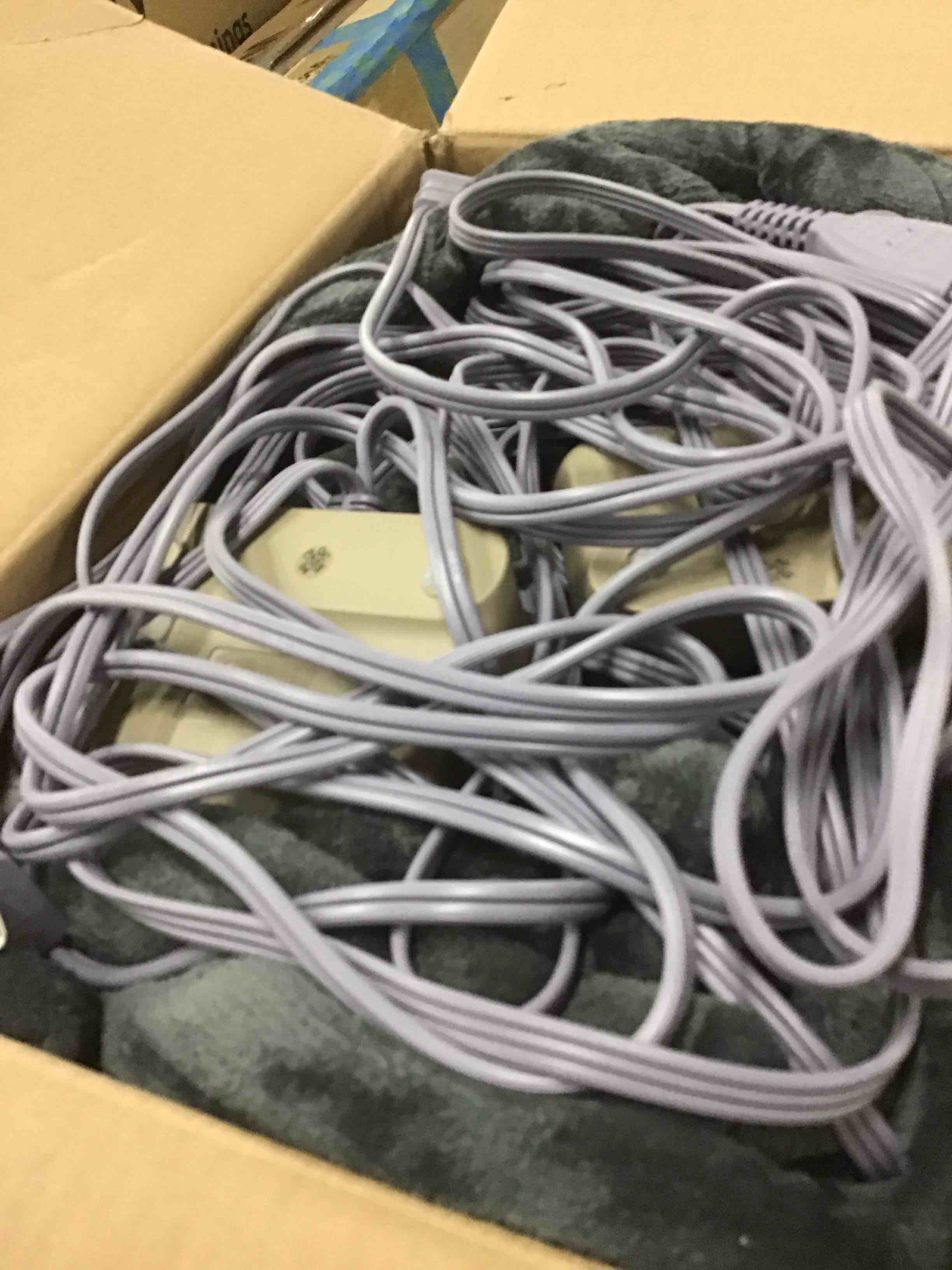 https://s3.amazonaws.com/lotting-images-prod/bidfta/RED5311715_1710854641937.jpeg