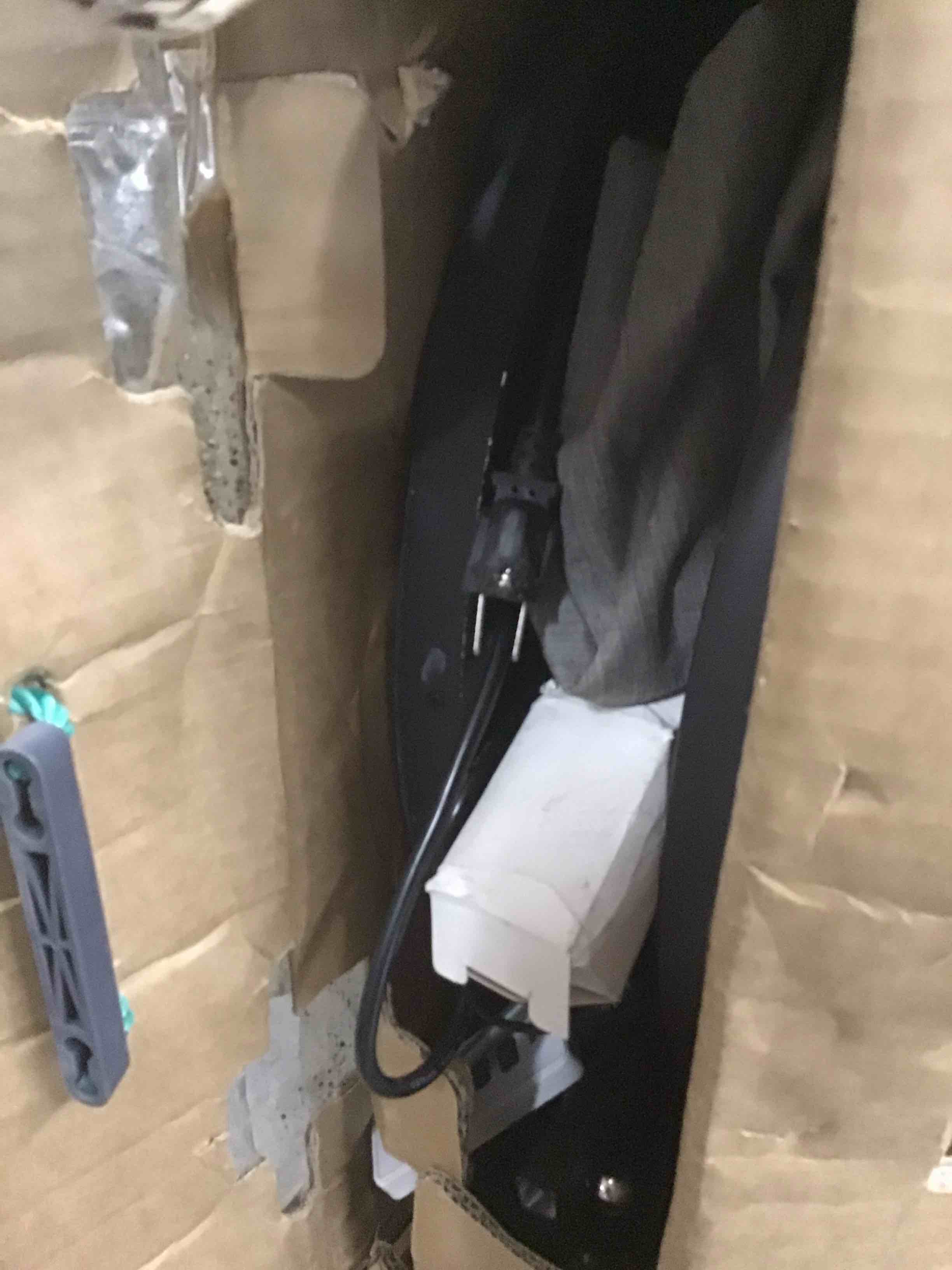 https://s3.amazonaws.com/lotting-images-prod/bidfta/RED5311731_1710859689858.jpeg