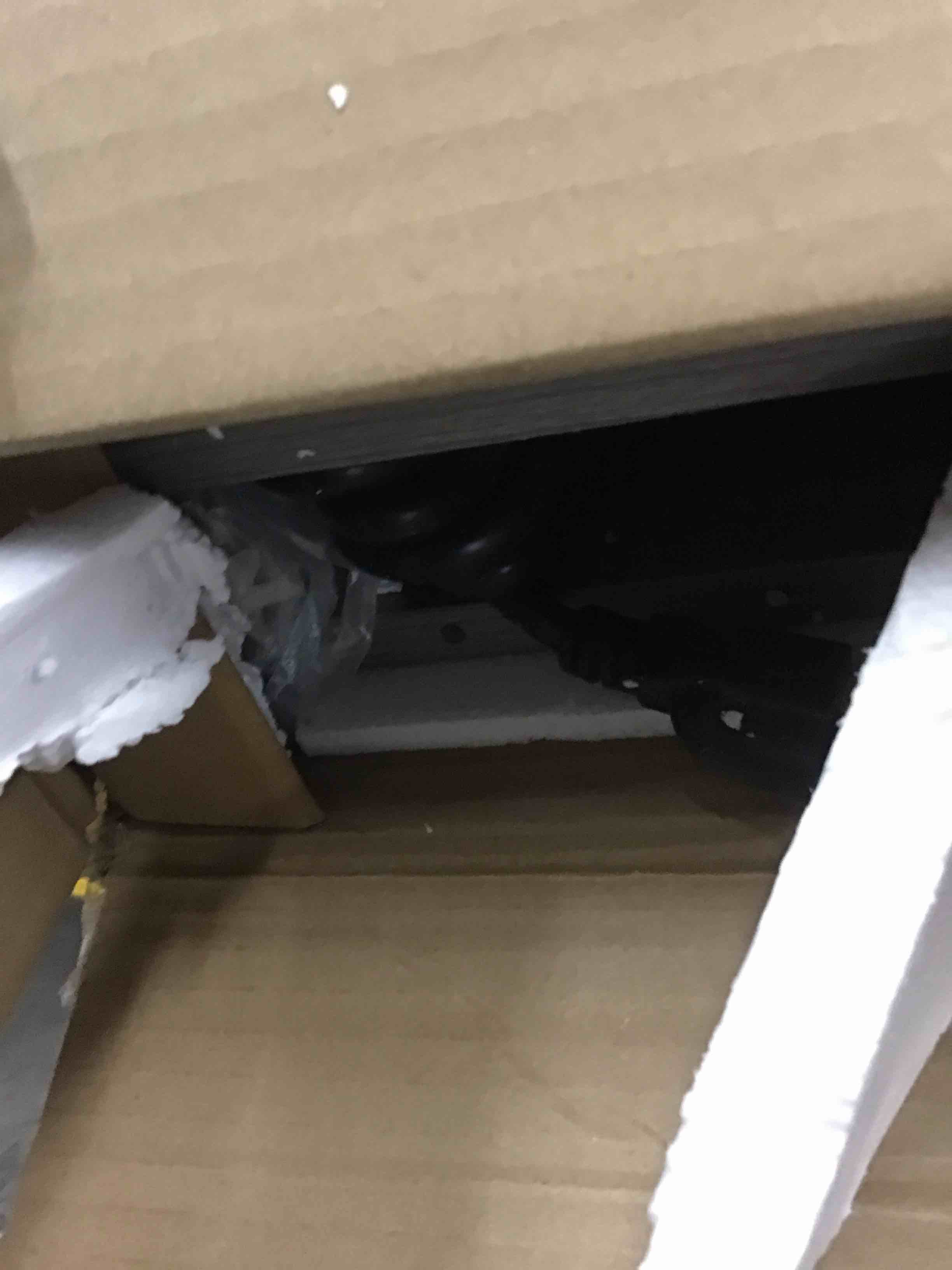 https://s3.amazonaws.com/lotting-images-prod/bidfta/RED5311737_1710860451342.jpeg