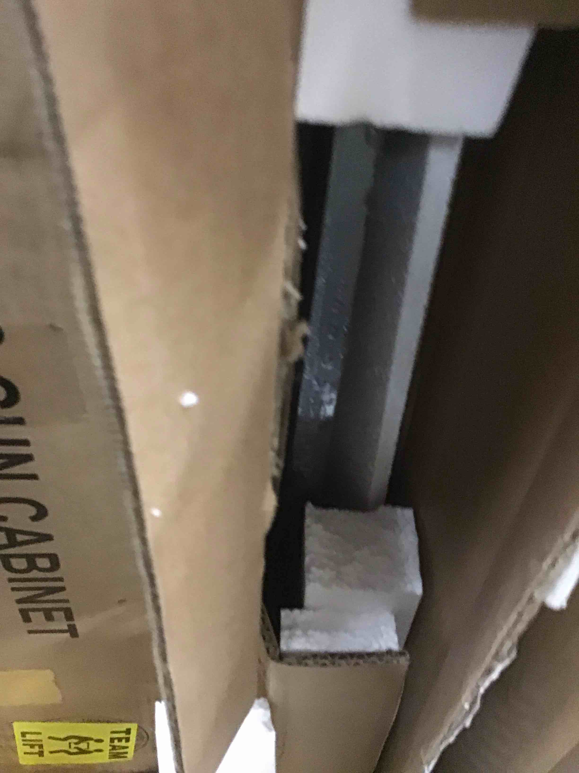 https://s3.amazonaws.com/lotting-images-prod/bidfta/RED5311752_1710864175672.jpeg