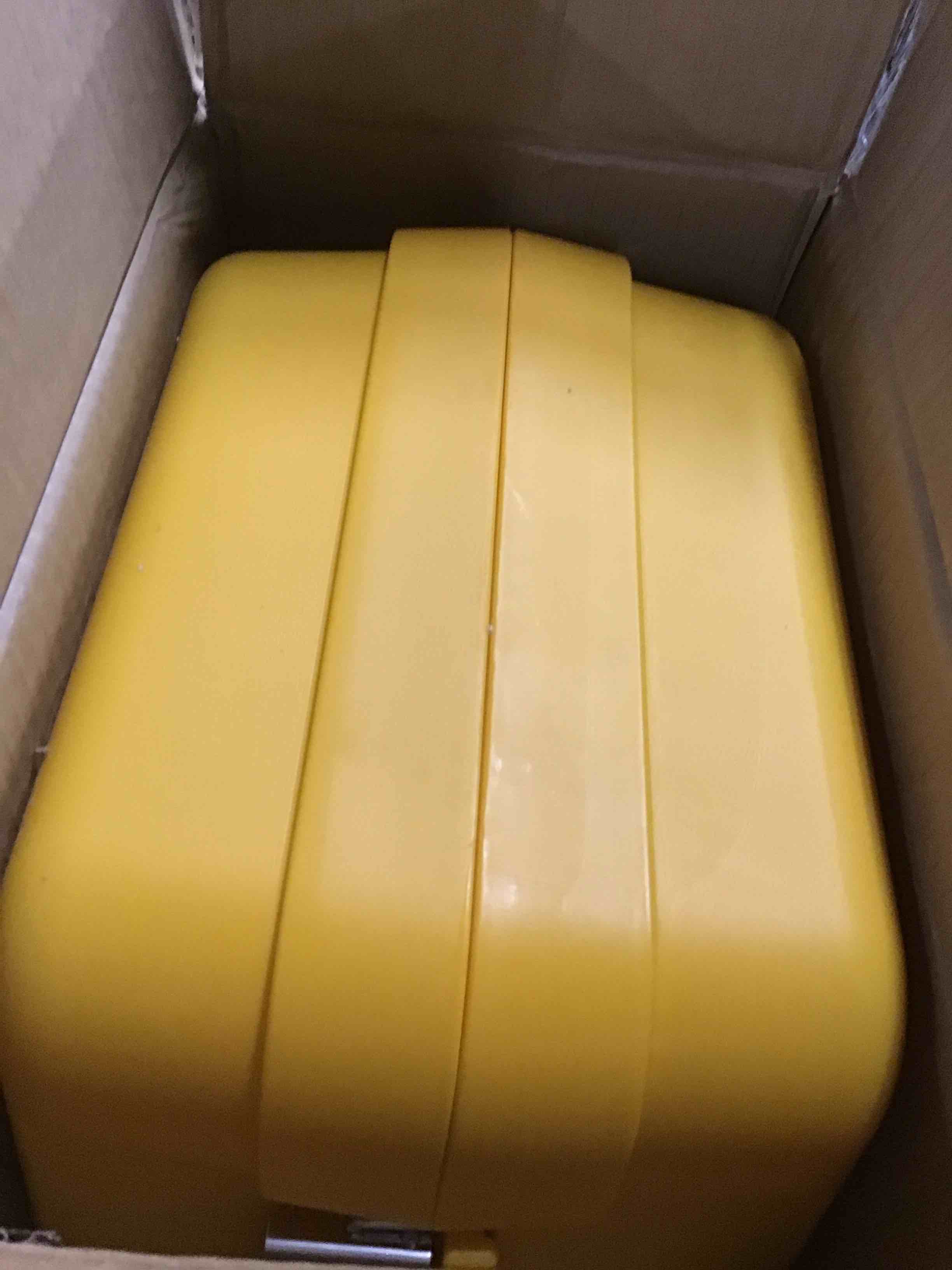 https://s3.amazonaws.com/lotting-images-prod/bidfta/RED5311765_1710868243751.jpeg