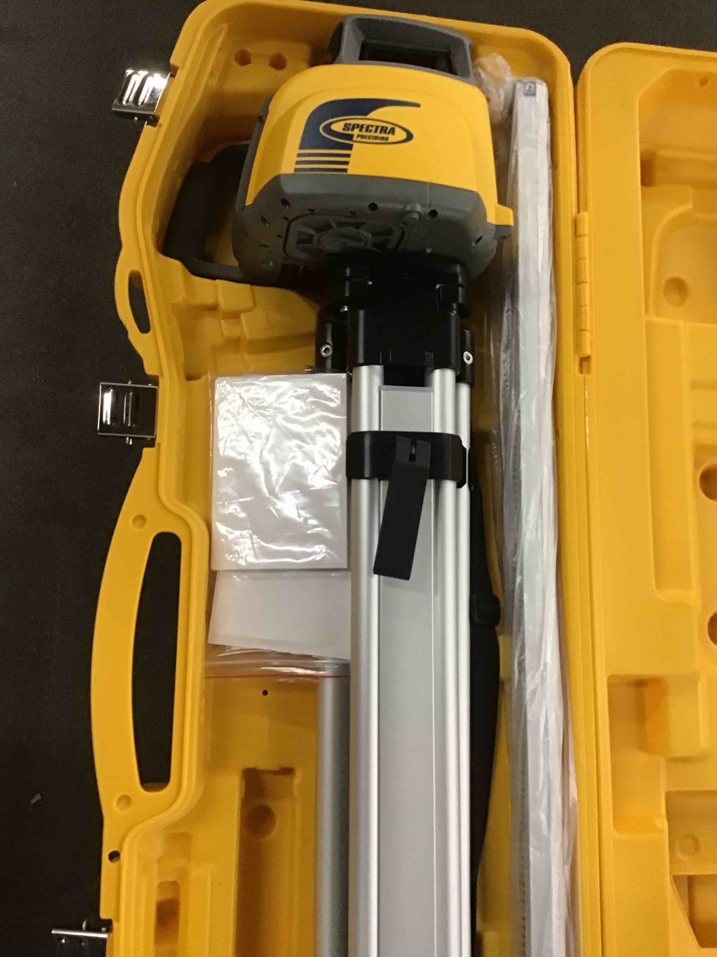 https://s3.amazonaws.com/lotting-images-prod/bidfta/RED5311765_1710868372041.jpeg