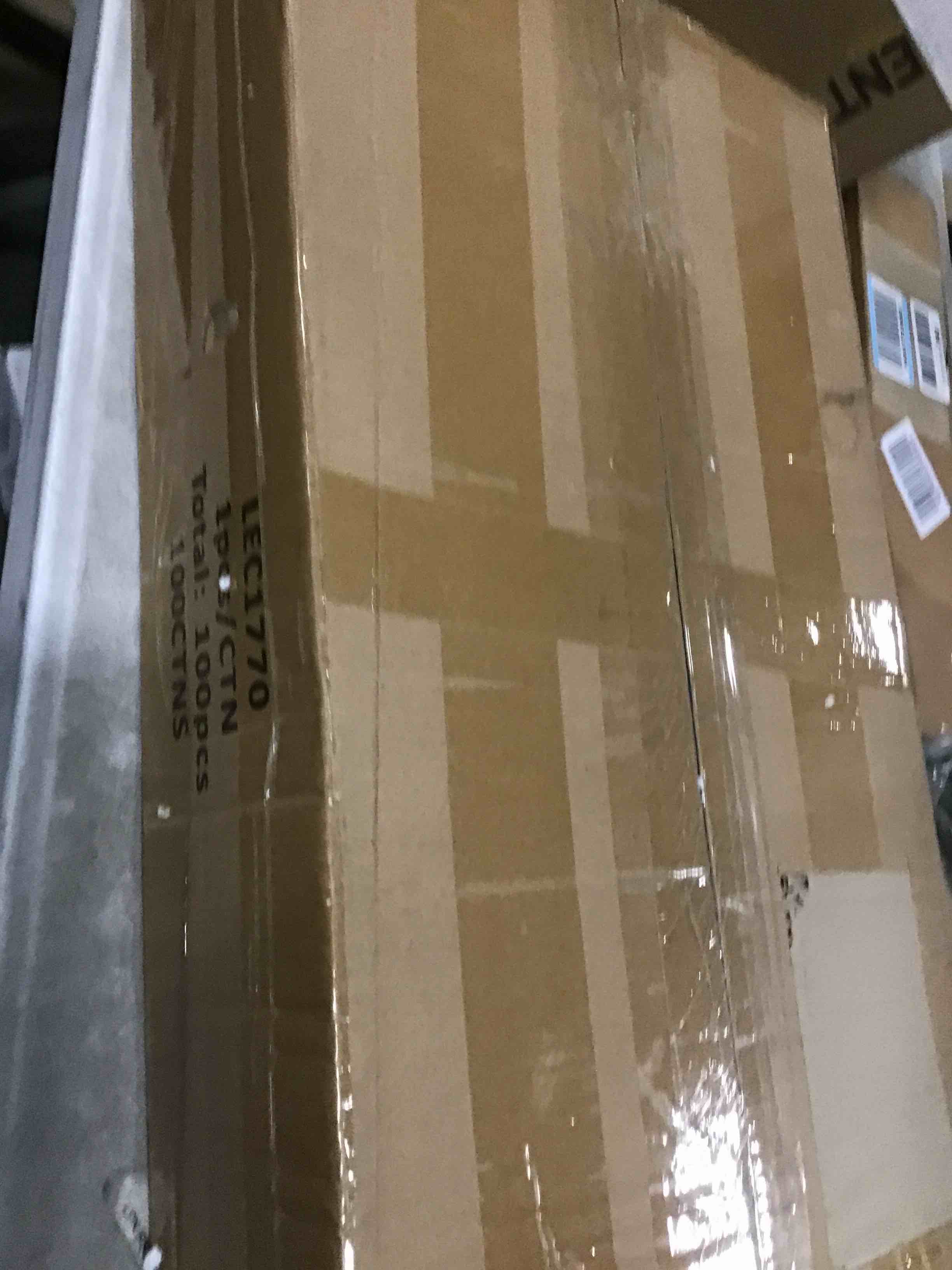 https://s3.amazonaws.com/lotting-images-prod/bidfta/RED5312105_1703259763302.jpeg