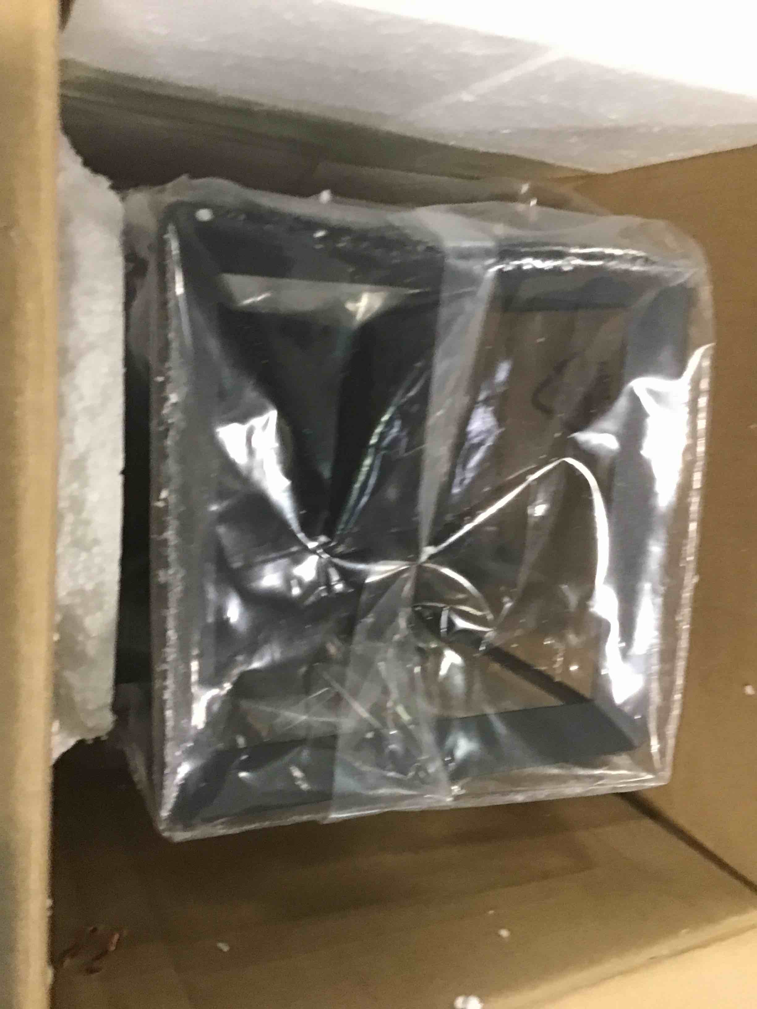 https://s3.amazonaws.com/lotting-images-prod/bidfta/RED5312108_1703259900991.jpeg