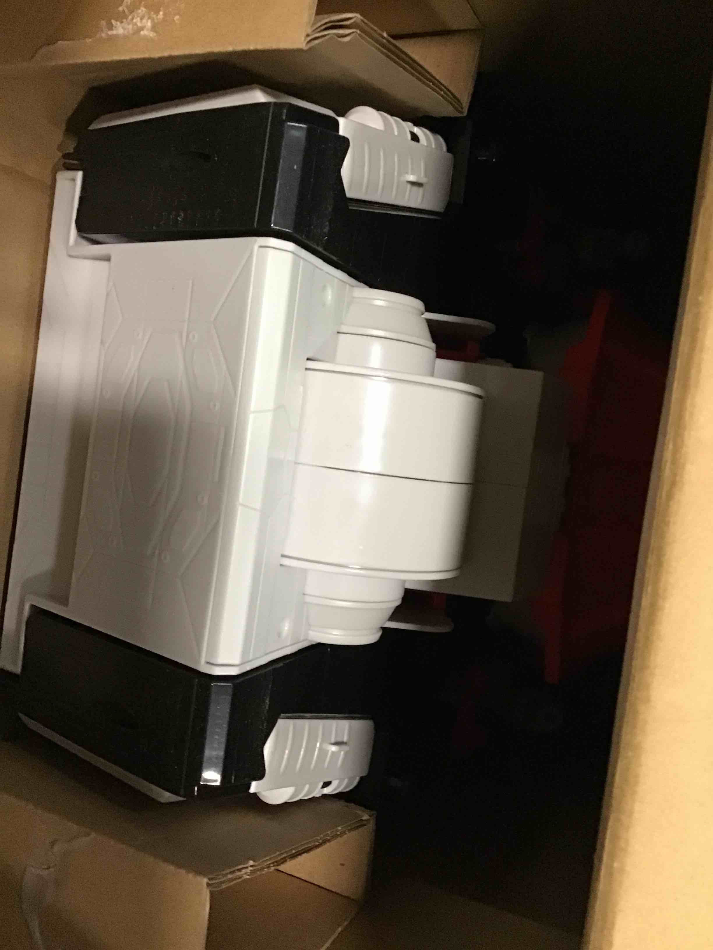https://s3.amazonaws.com/lotting-images-prod/bidfta/RED5312370_1703338935205.jpeg