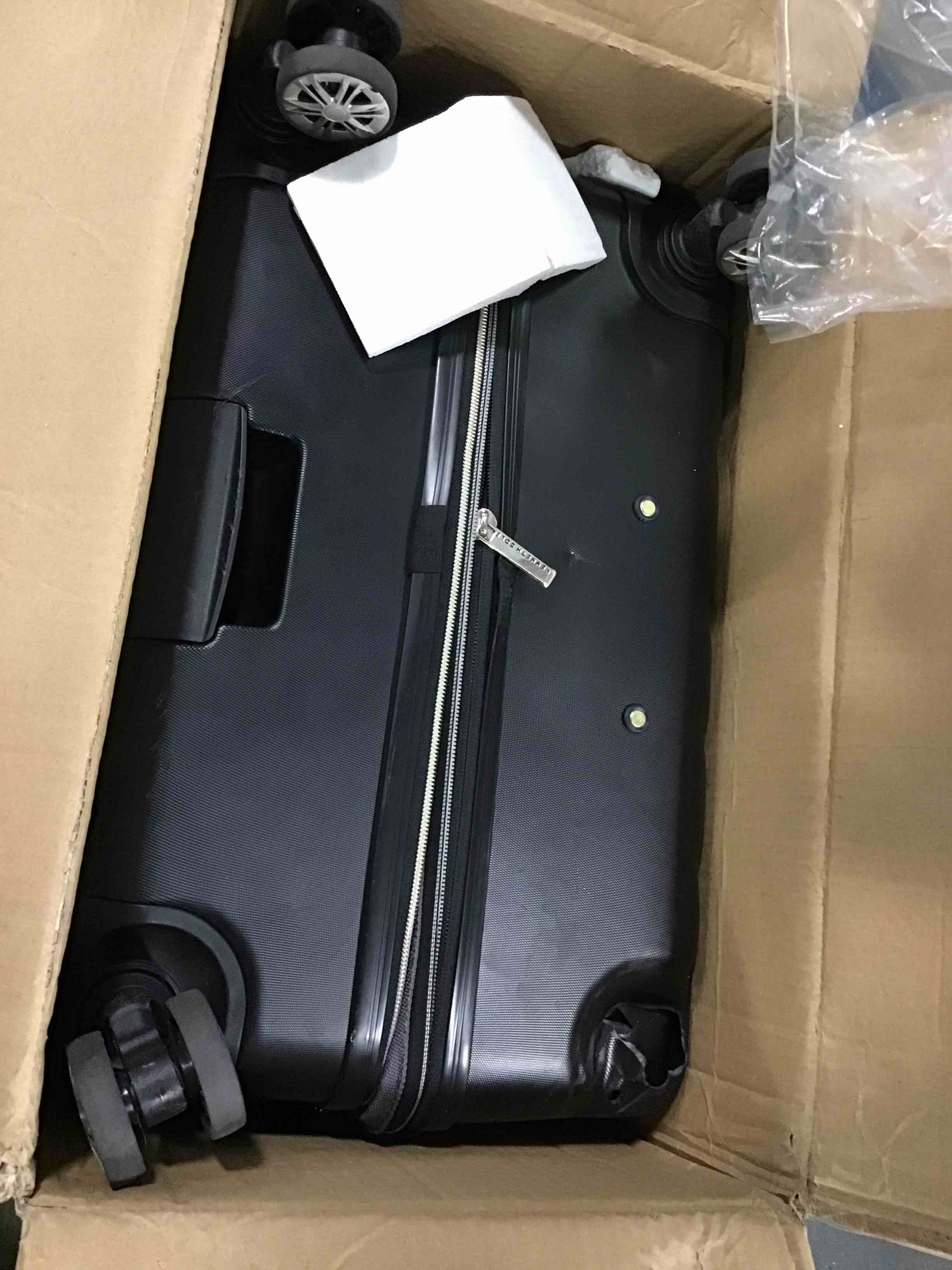 https://s3.amazonaws.com/lotting-images-prod/bidfta/RED5312427_1703342518236.jpeg