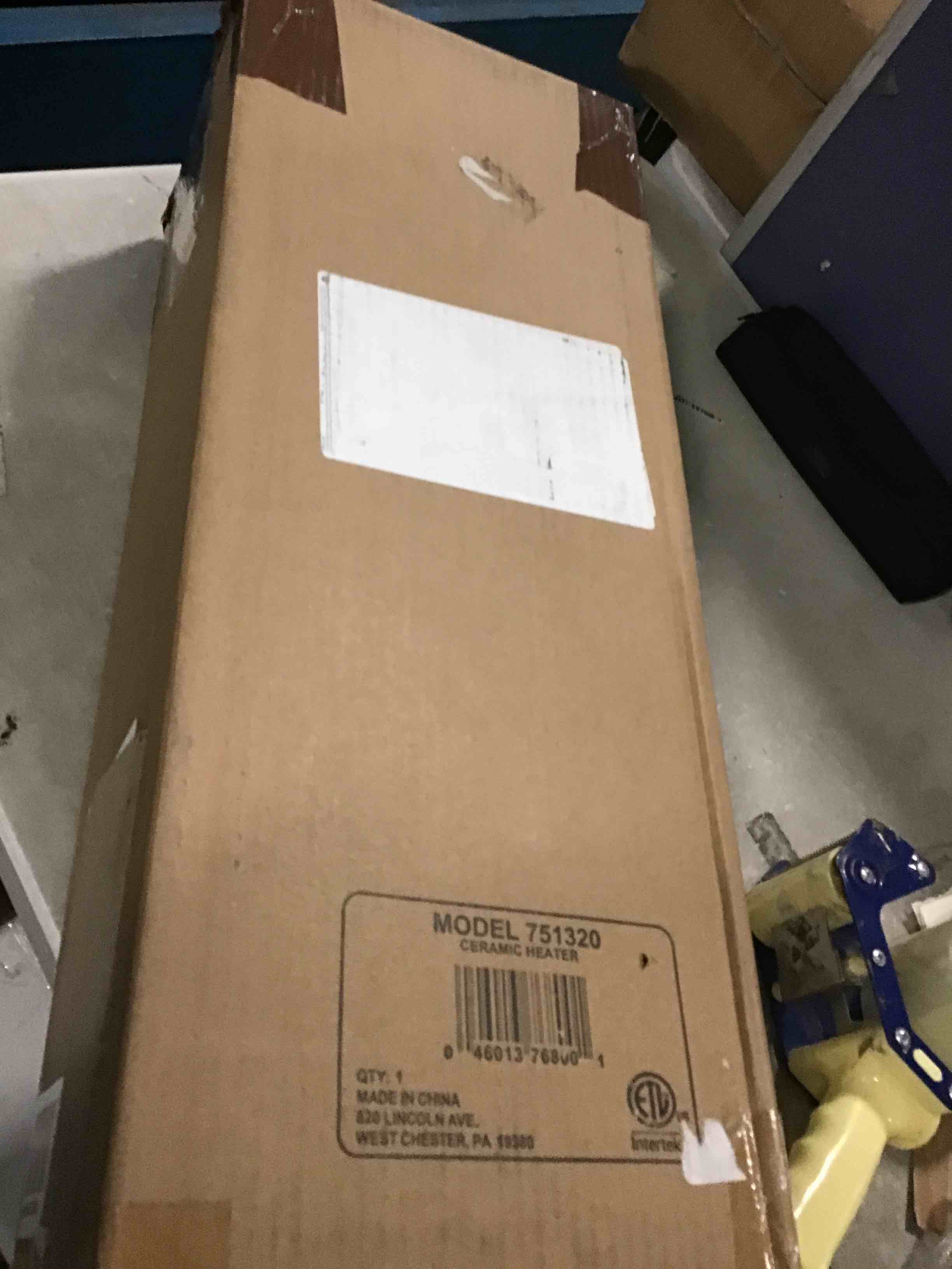 https://s3.amazonaws.com/lotting-images-prod/bidfta/RED5312459_1703345565779.jpeg