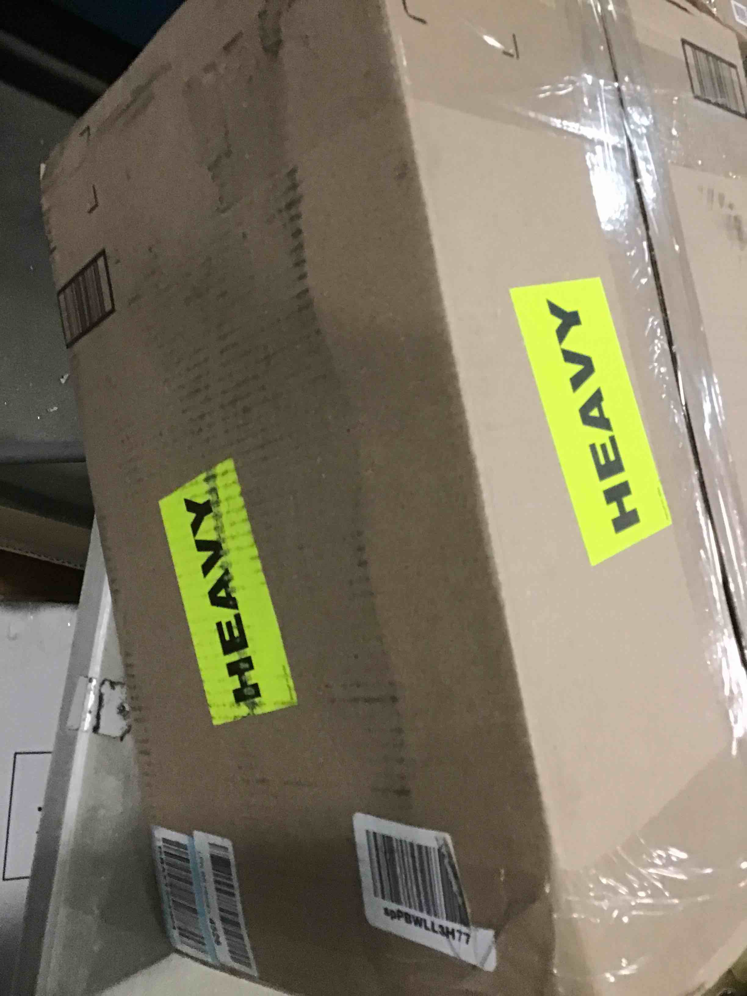 https://s3.amazonaws.com/lotting-images-prod/bidfta/RED5312463_1703345736495.jpeg
