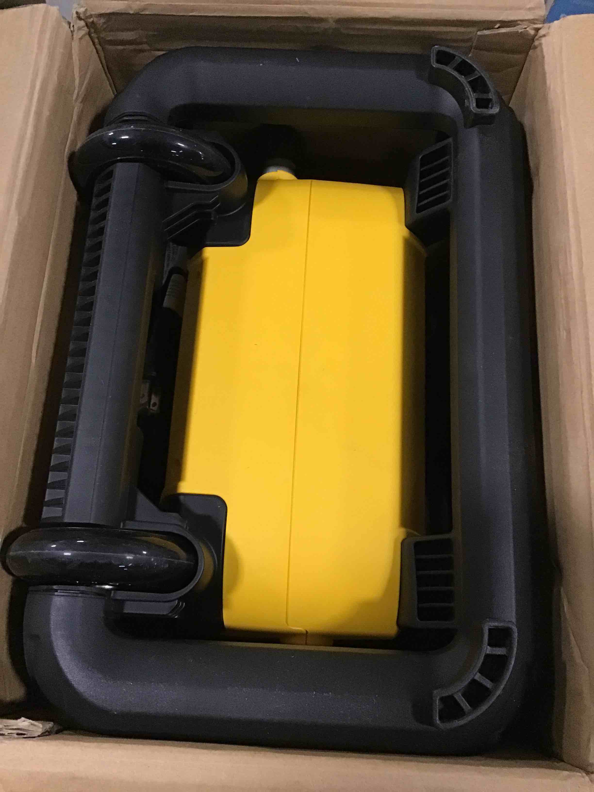 https://s3.amazonaws.com/lotting-images-prod/bidfta/RED5312666_1703360664369.jpeg