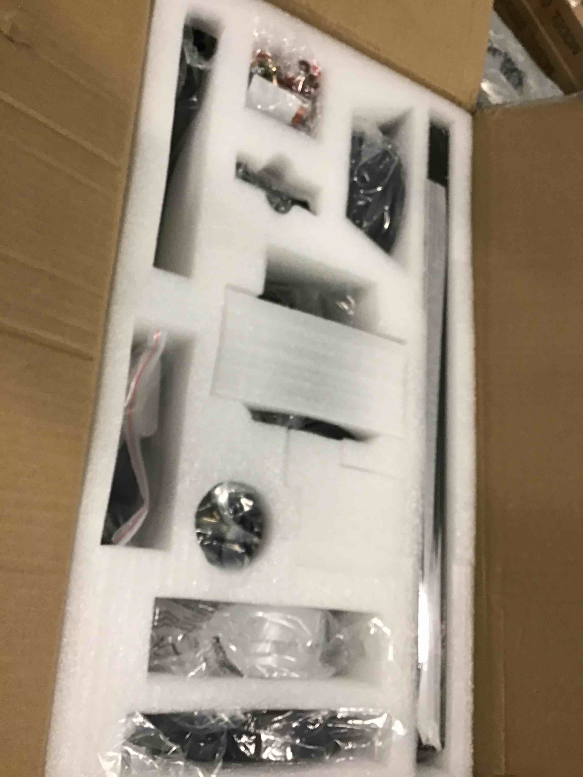 https://s3.amazonaws.com/lotting-images-prod/bidfta/RED5312862_1703604524734.jpeg