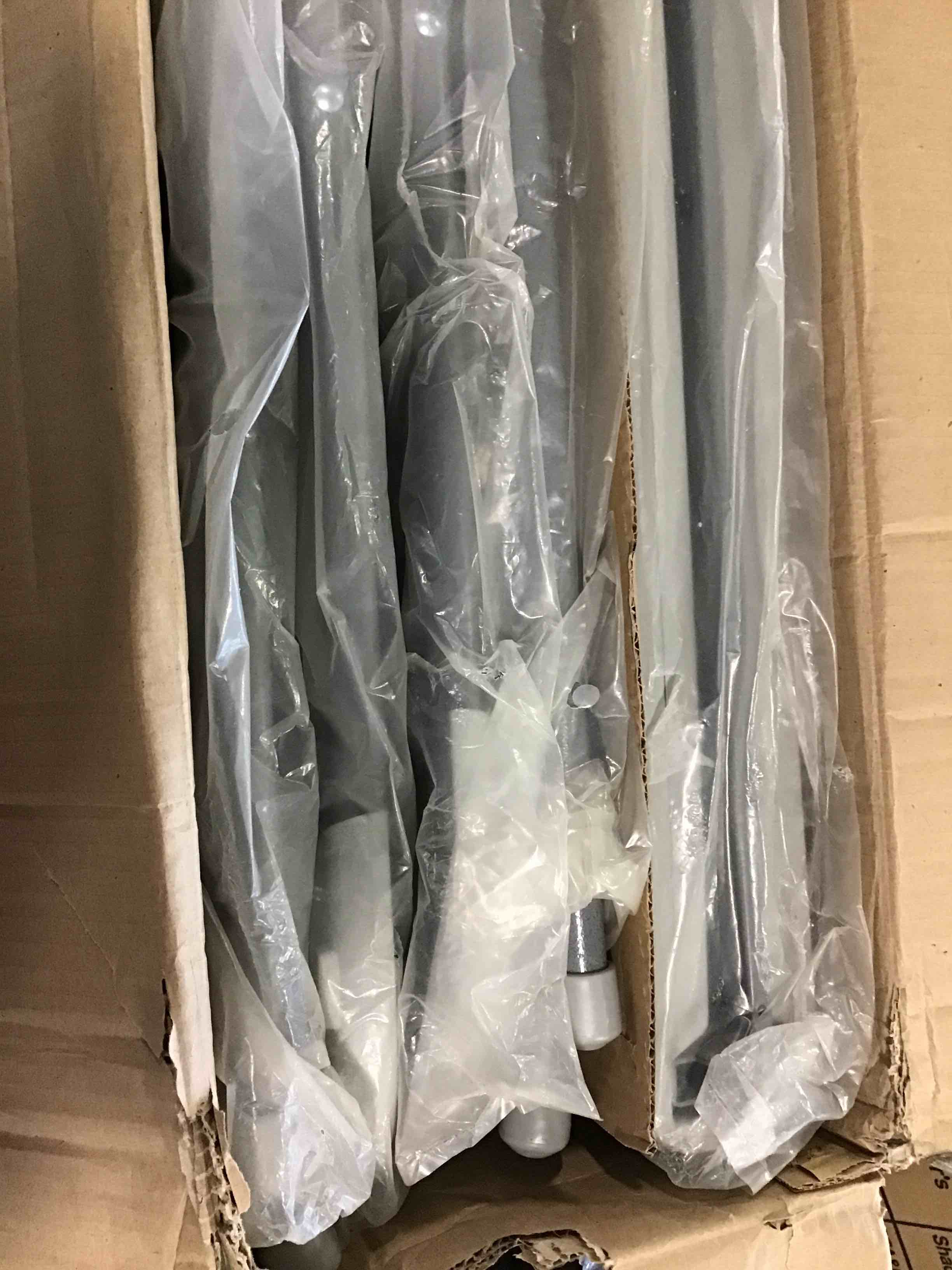 https://s3.amazonaws.com/lotting-images-prod/bidfta/RED5313172_1703686955727.jpeg