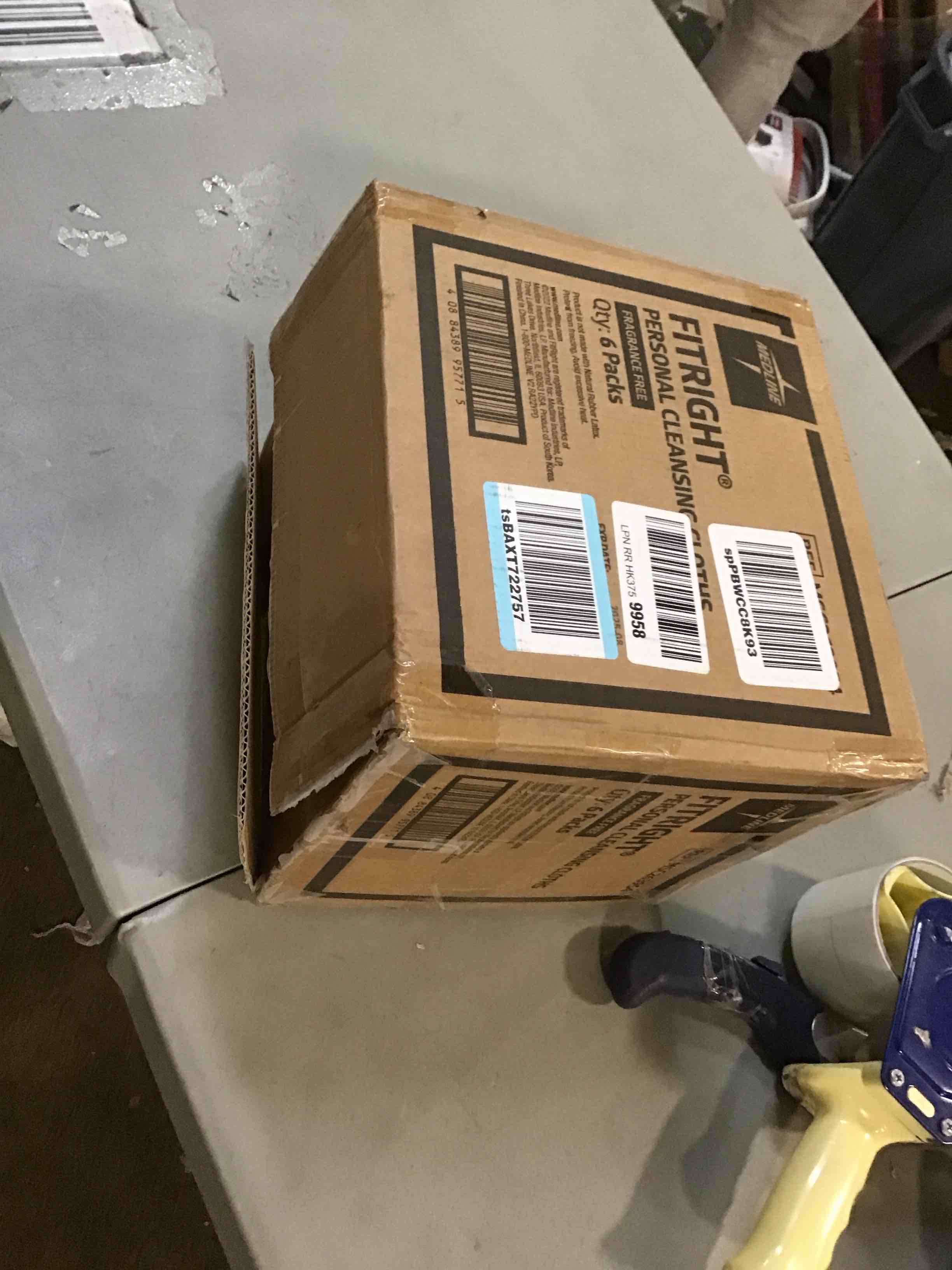 https://s3.amazonaws.com/lotting-images-prod/bidfta/RED5314075_1703616759991.jpeg