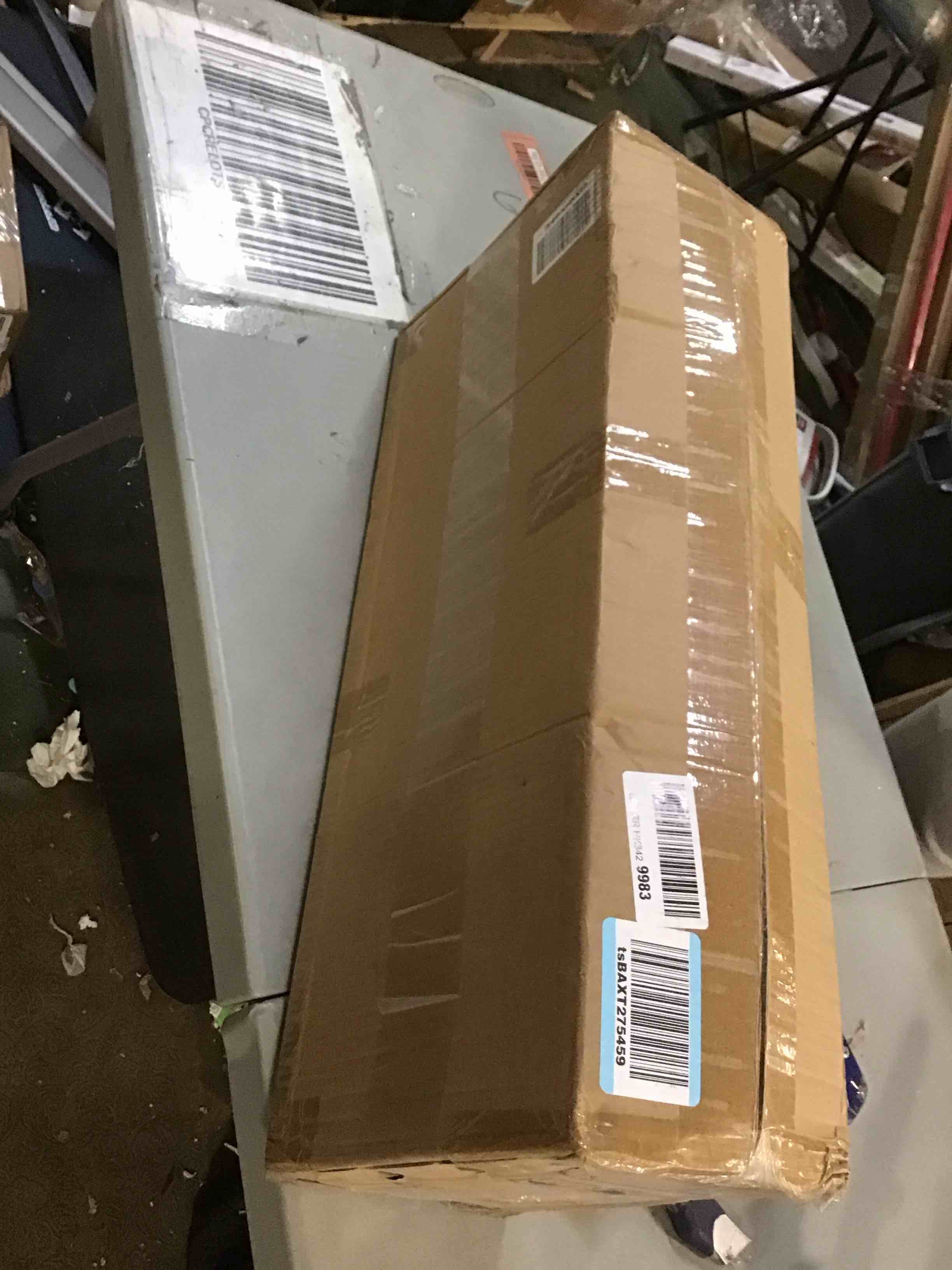 https://s3.amazonaws.com/lotting-images-prod/bidfta/RED5314076_1703616832764.jpeg