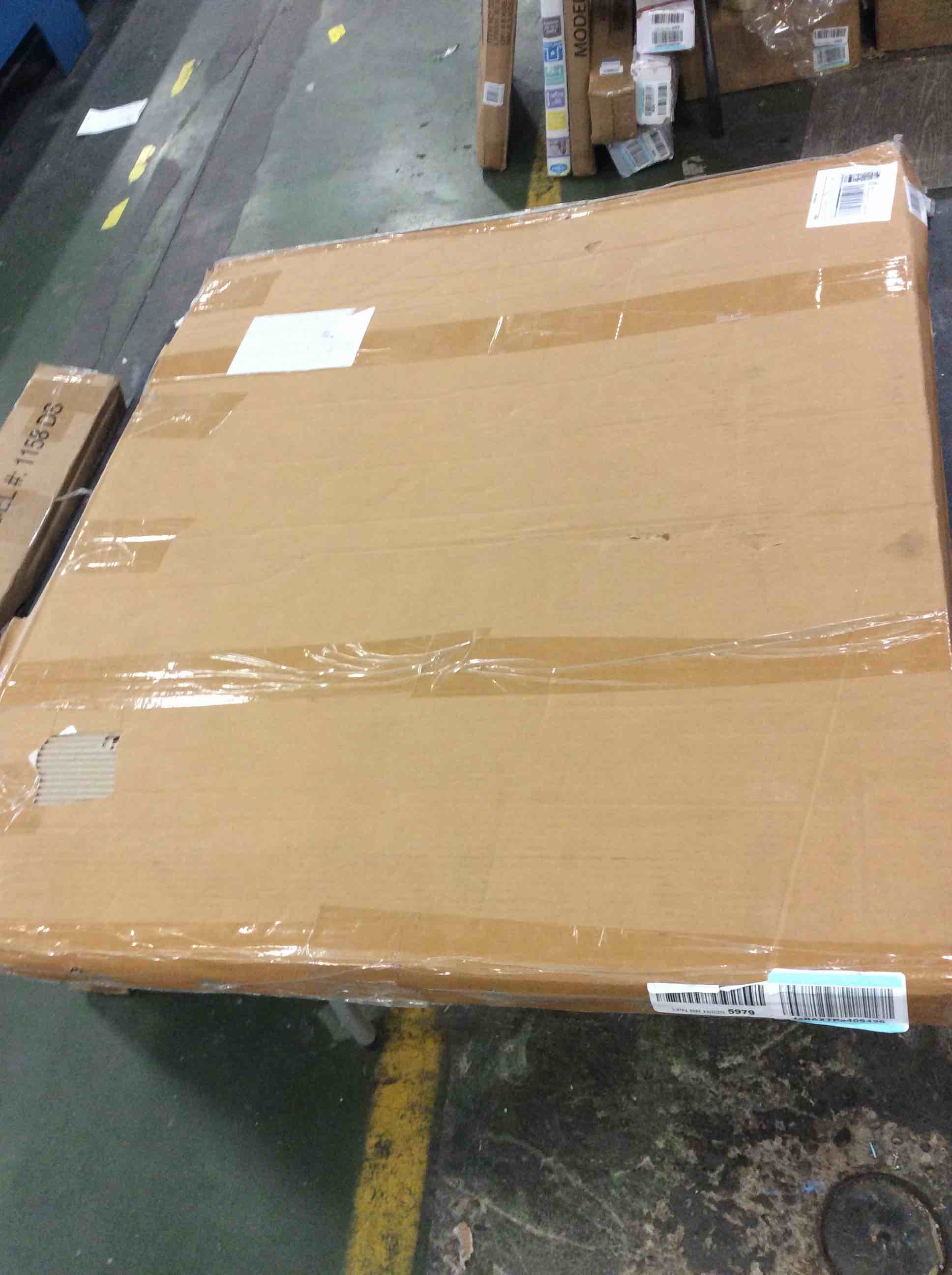 https://s3.amazonaws.com/lotting-images-prod/bidfta/RED5314204_1703692663810.jpeg
