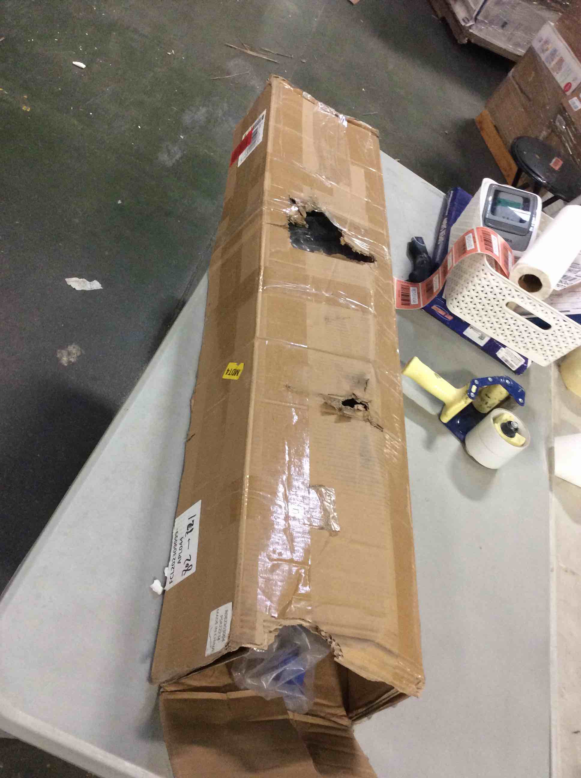 https://s3.amazonaws.com/lotting-images-prod/bidfta/RED5314346_1703772555175.jpeg