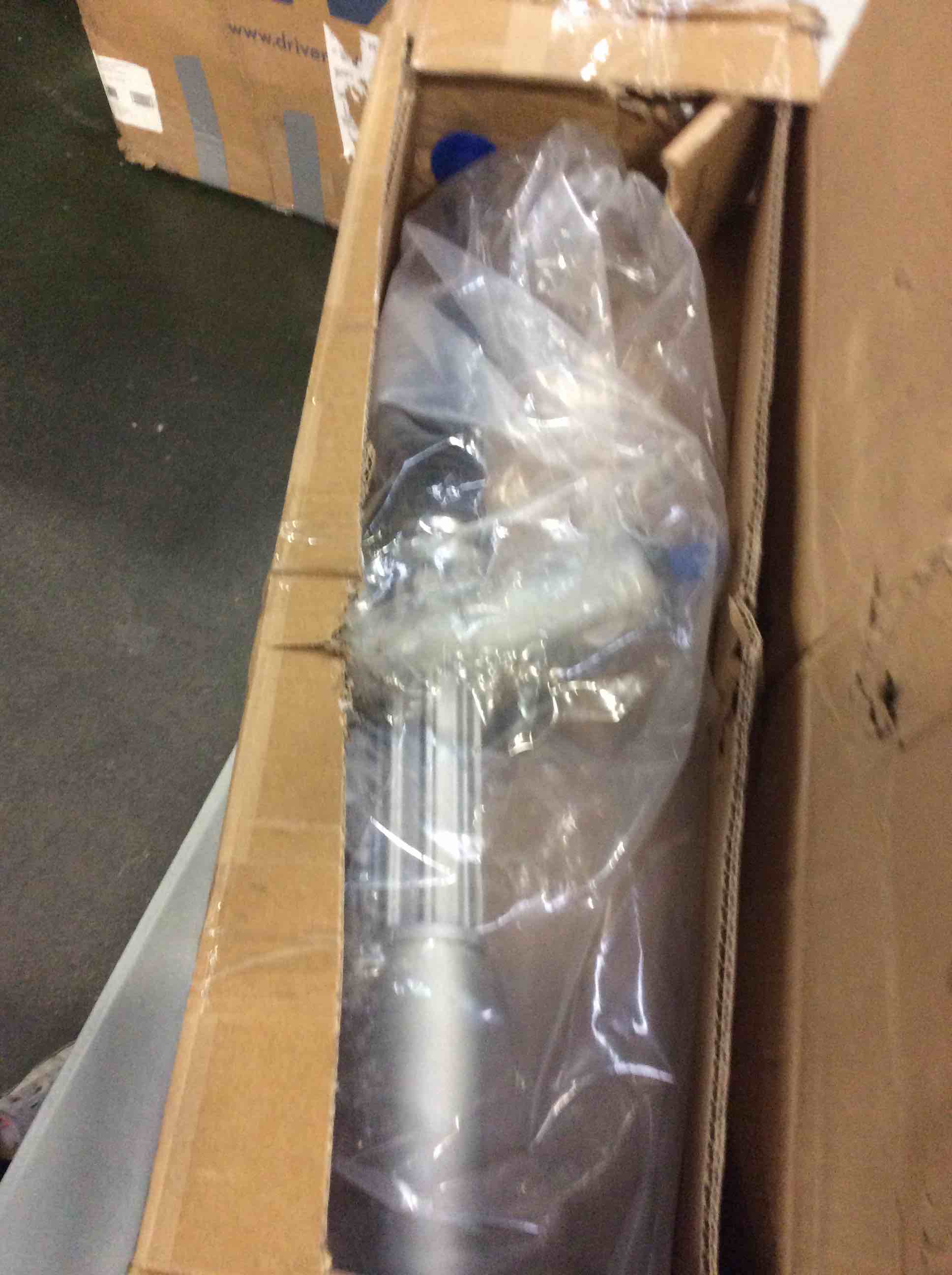 https://s3.amazonaws.com/lotting-images-prod/bidfta/RED5314346_1703772574649.jpeg