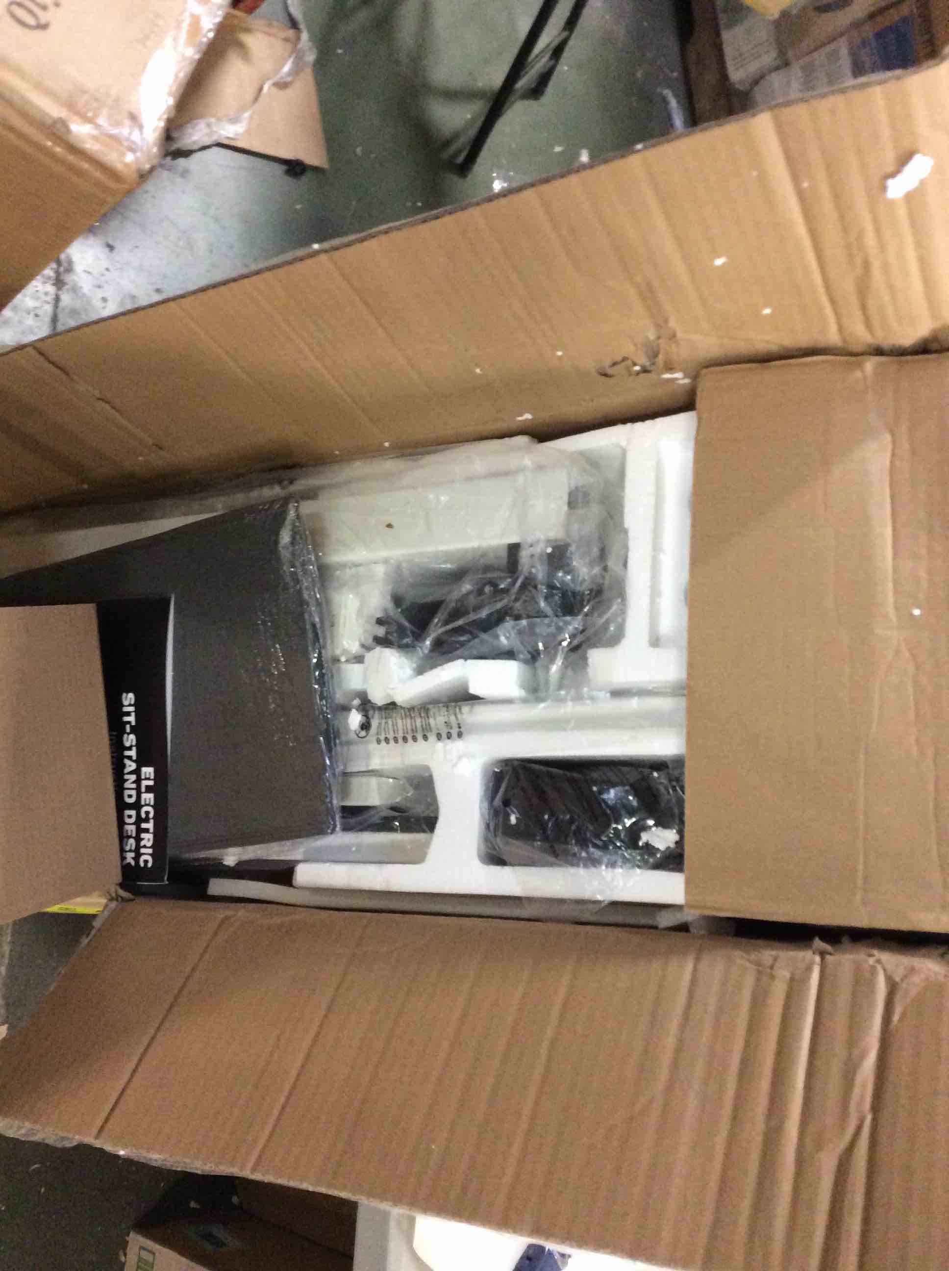 https://s3.amazonaws.com/lotting-images-prod/bidfta/RED5314369_1703777699751.jpeg