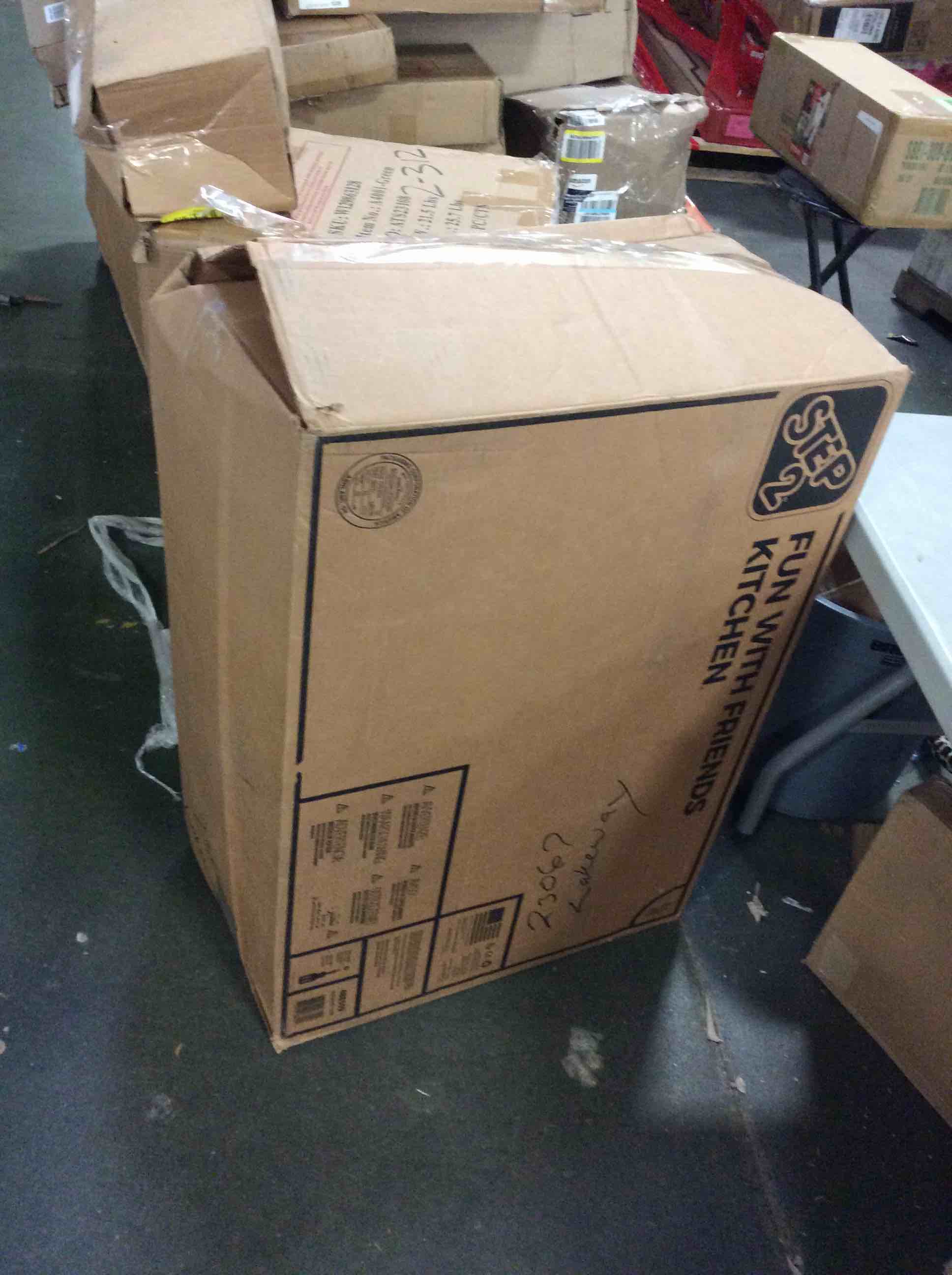 https://s3.amazonaws.com/lotting-images-prod/bidfta/RED5314370_1703777804266.jpeg