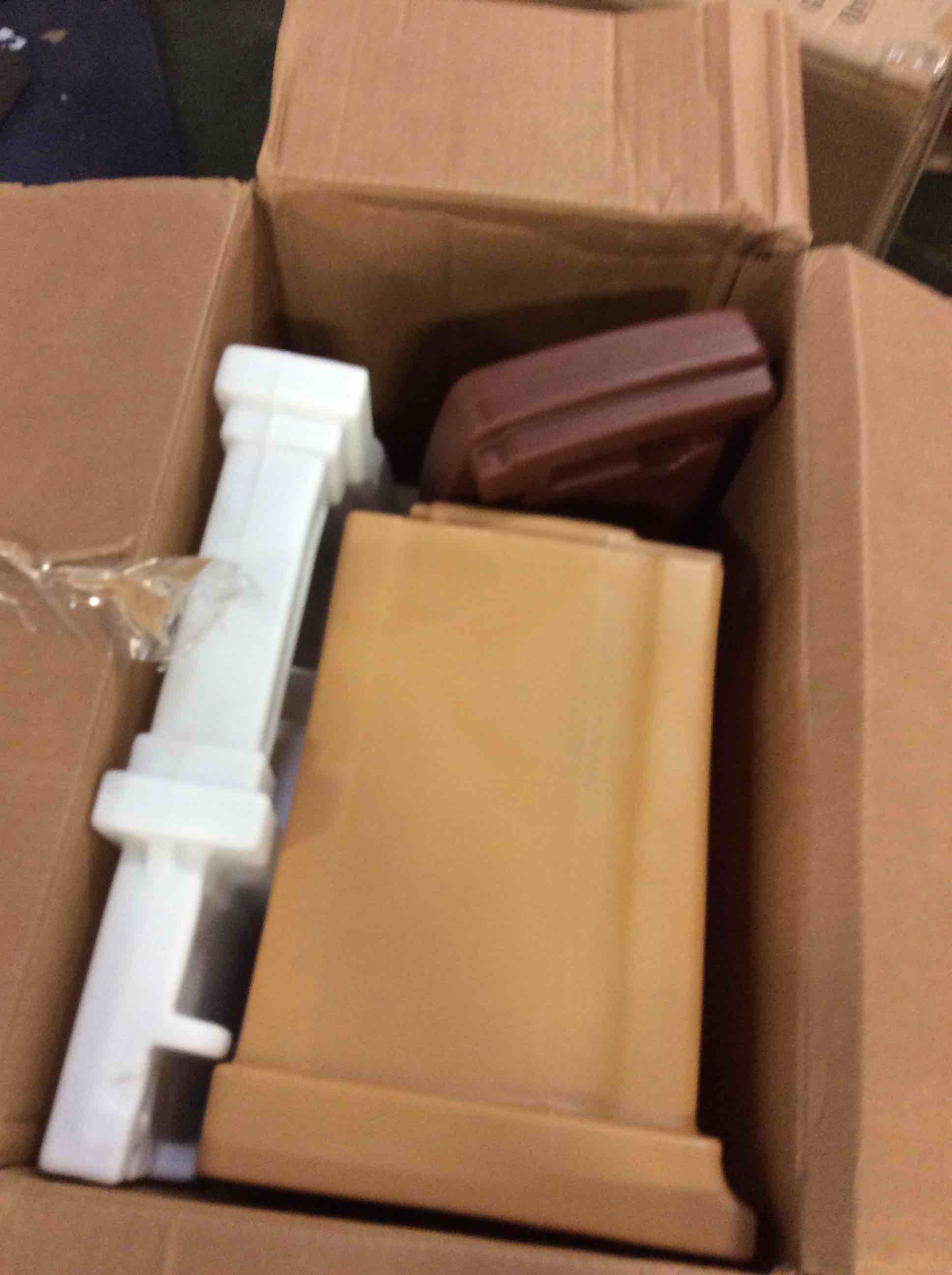 https://s3.amazonaws.com/lotting-images-prod/bidfta/RED5314370_1703777835858.jpeg