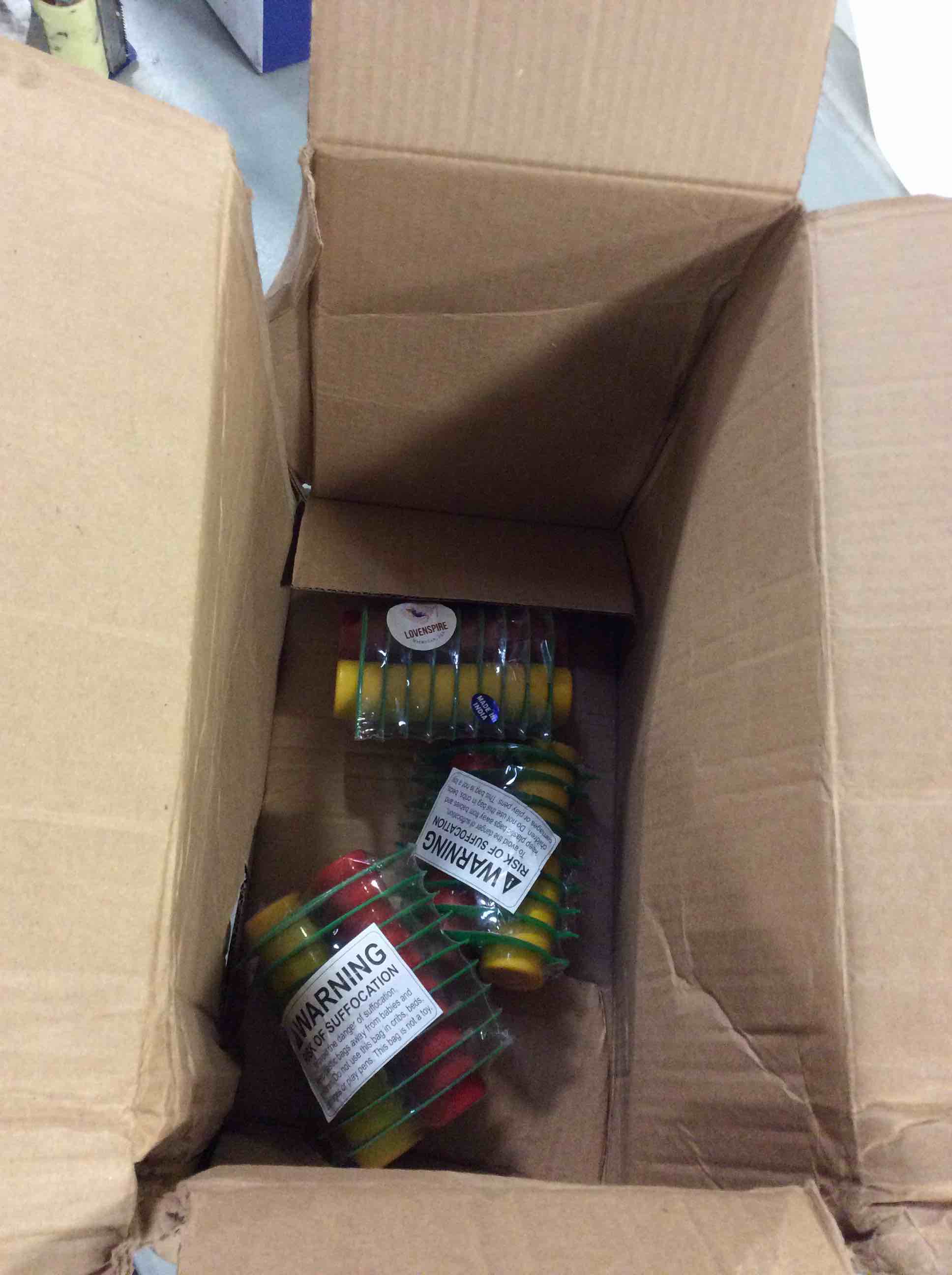 https://s3.amazonaws.com/lotting-images-prod/bidfta/RED5314428_1703791703415.jpeg