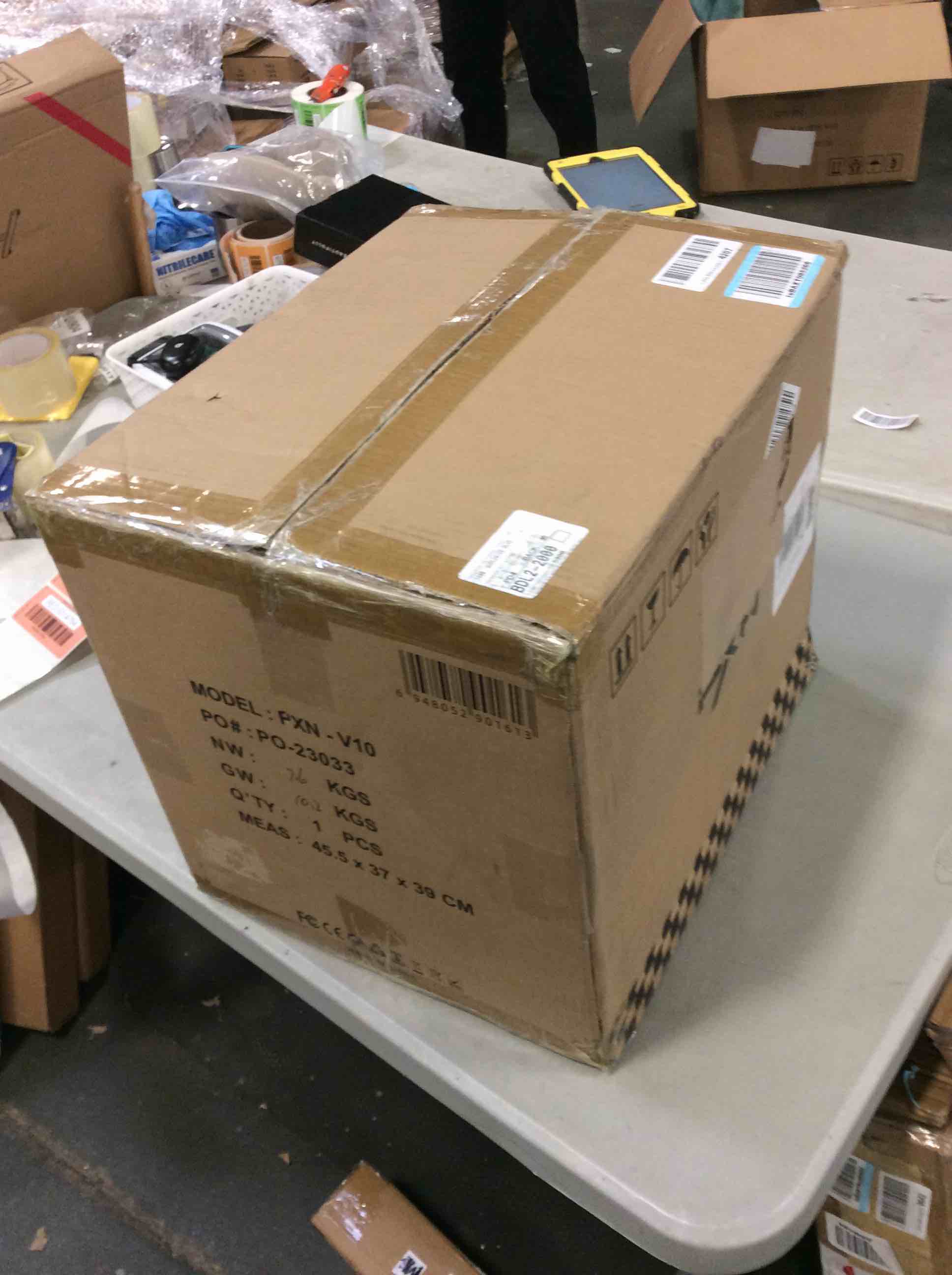 https://s3.amazonaws.com/lotting-images-prod/bidfta/RED5314764_1704383005184.jpeg