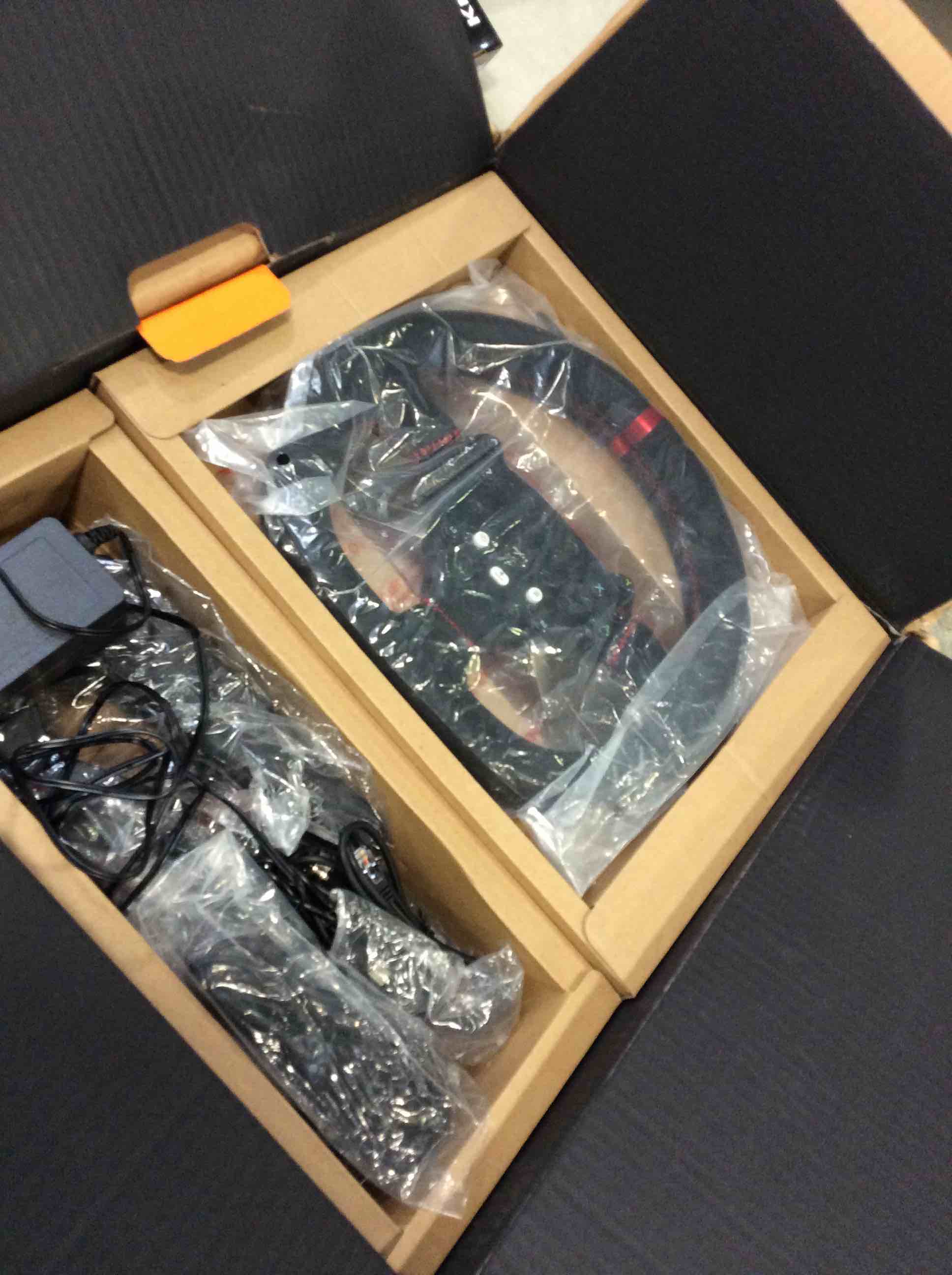 https://s3.amazonaws.com/lotting-images-prod/bidfta/RED5314764_1704383036232.jpeg