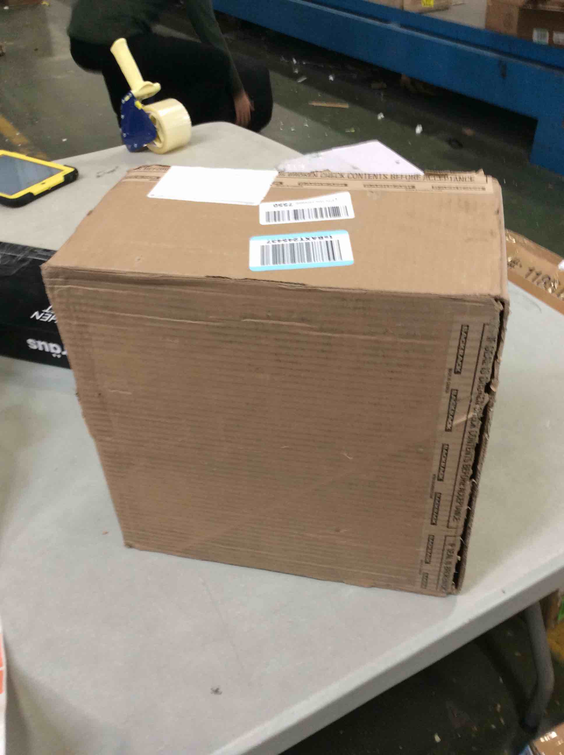 https://s3.amazonaws.com/lotting-images-prod/bidfta/RED5314809_1704388726444.jpeg