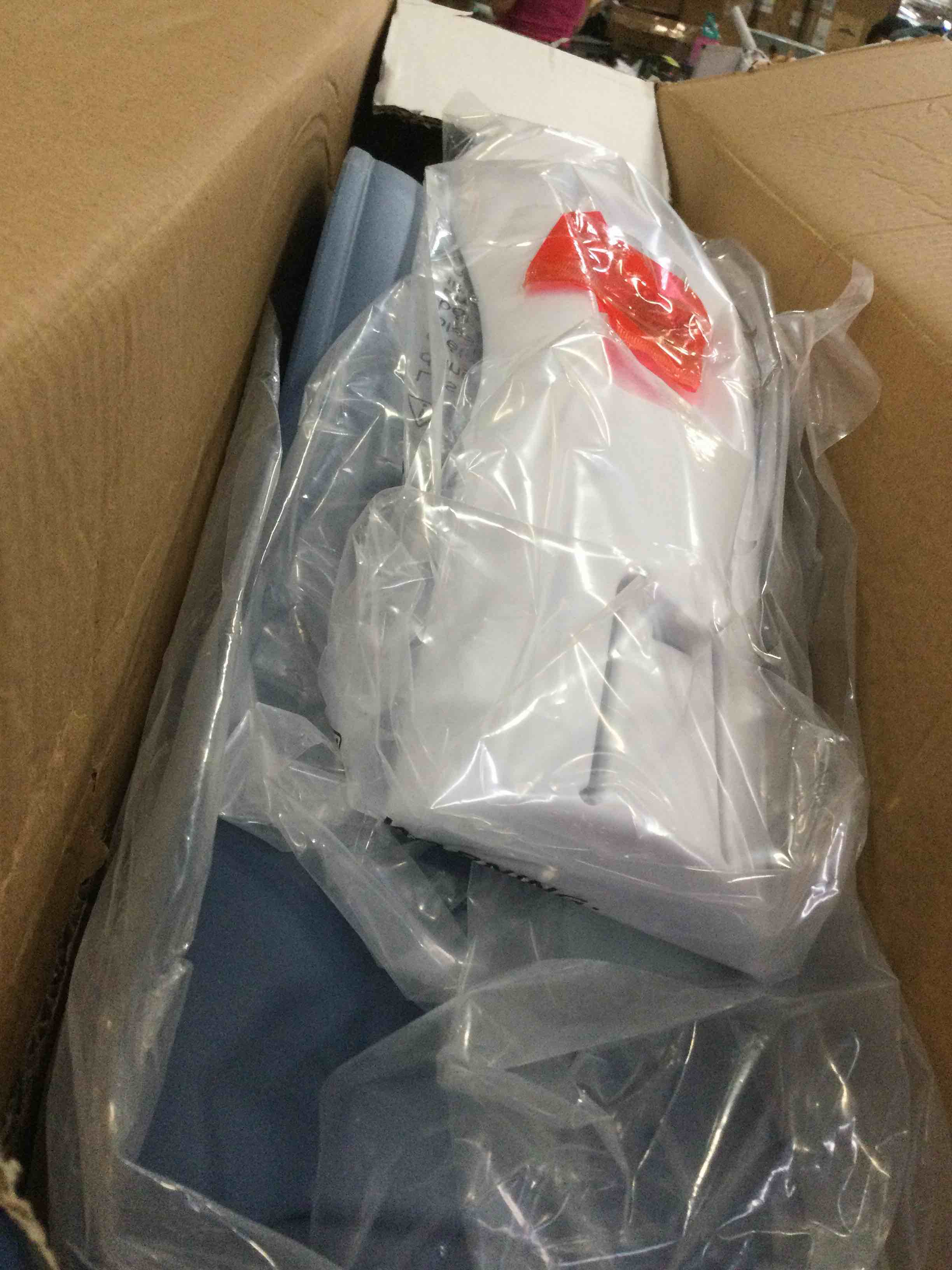 https://s3.amazonaws.com/lotting-images-prod/bidfta/RED5315105_1703186234649.jpeg