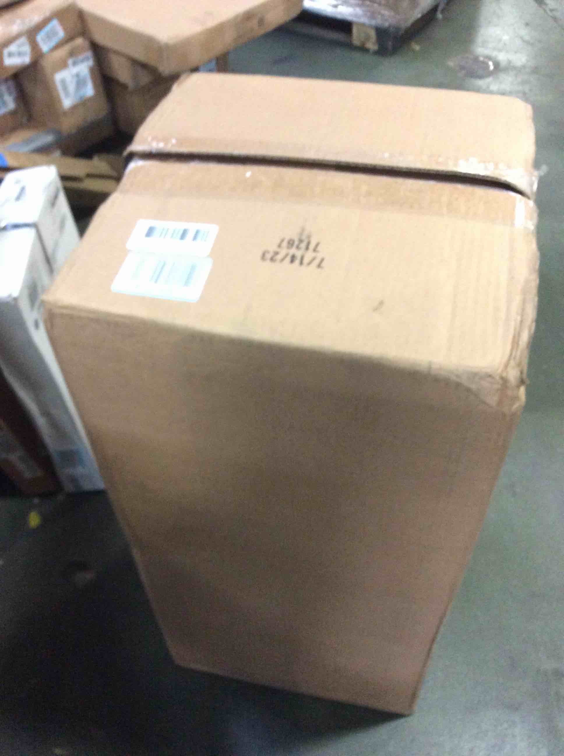 https://s3.amazonaws.com/lotting-images-prod/bidfta/RED5315107_1703186738657.jpeg