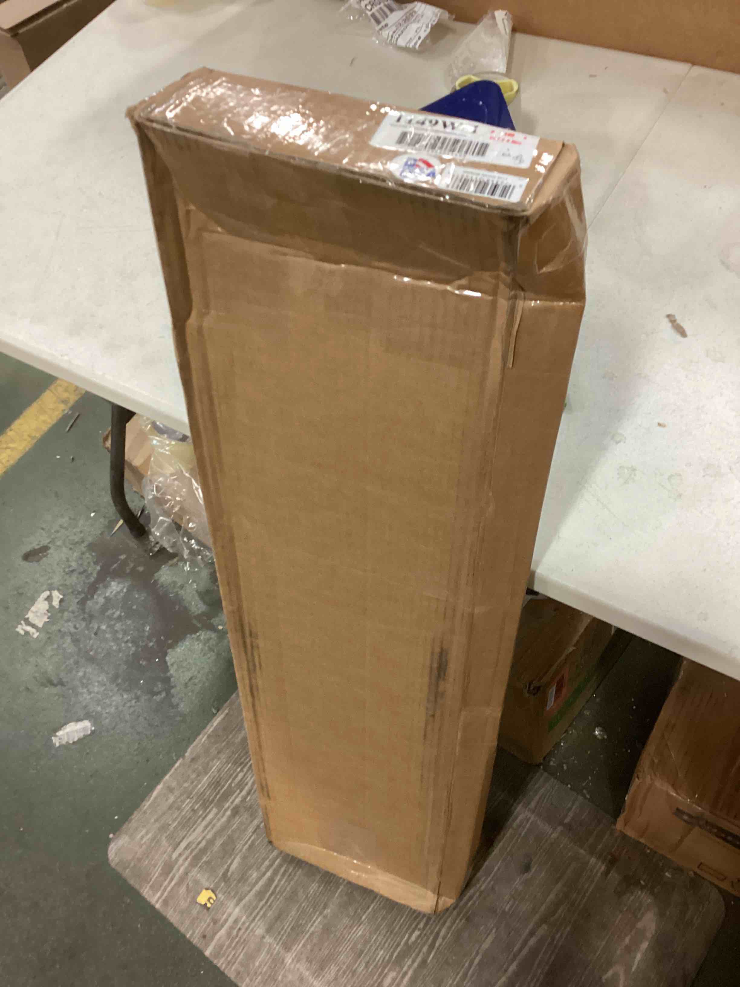 https://s3.amazonaws.com/lotting-images-prod/bidfta/RED5315186_1703601631478.jpeg