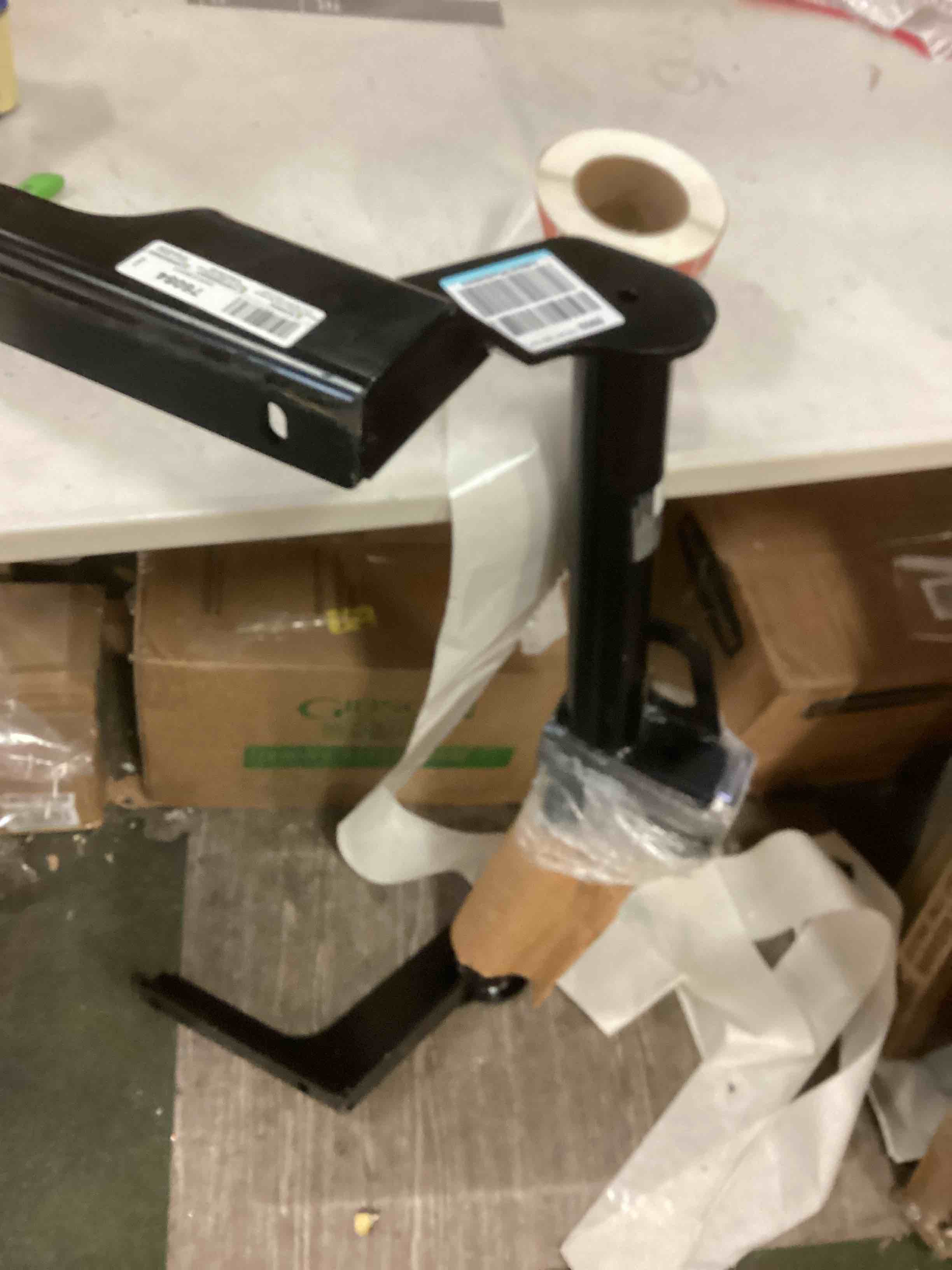 https://s3.amazonaws.com/lotting-images-prod/bidfta/RED5315298_1703616609582.jpeg