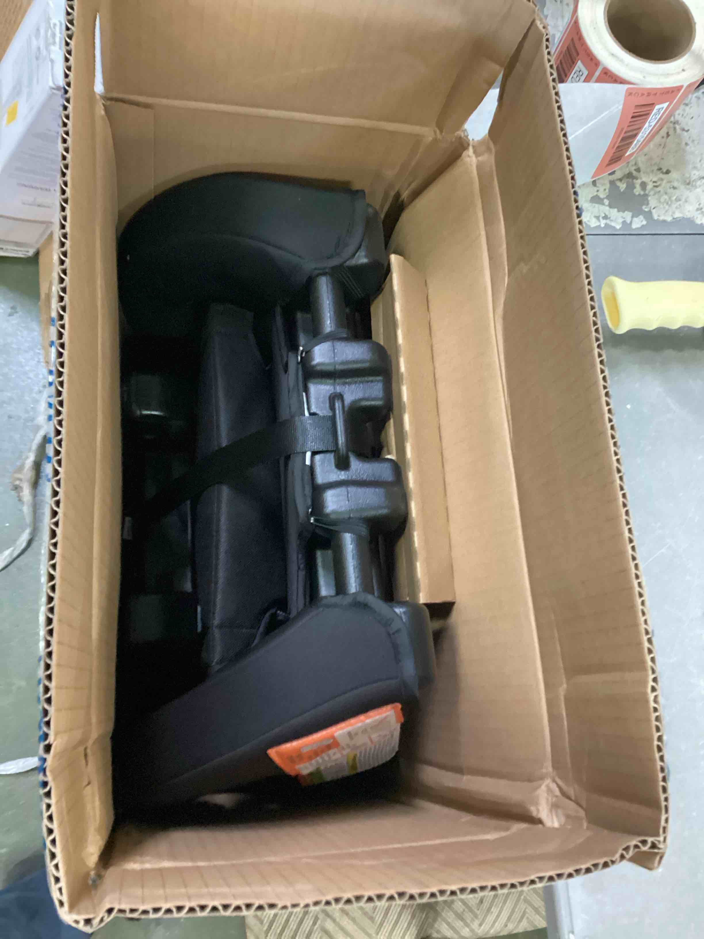 https://s3.amazonaws.com/lotting-images-prod/bidfta/RED5315487_1703693645694.jpeg