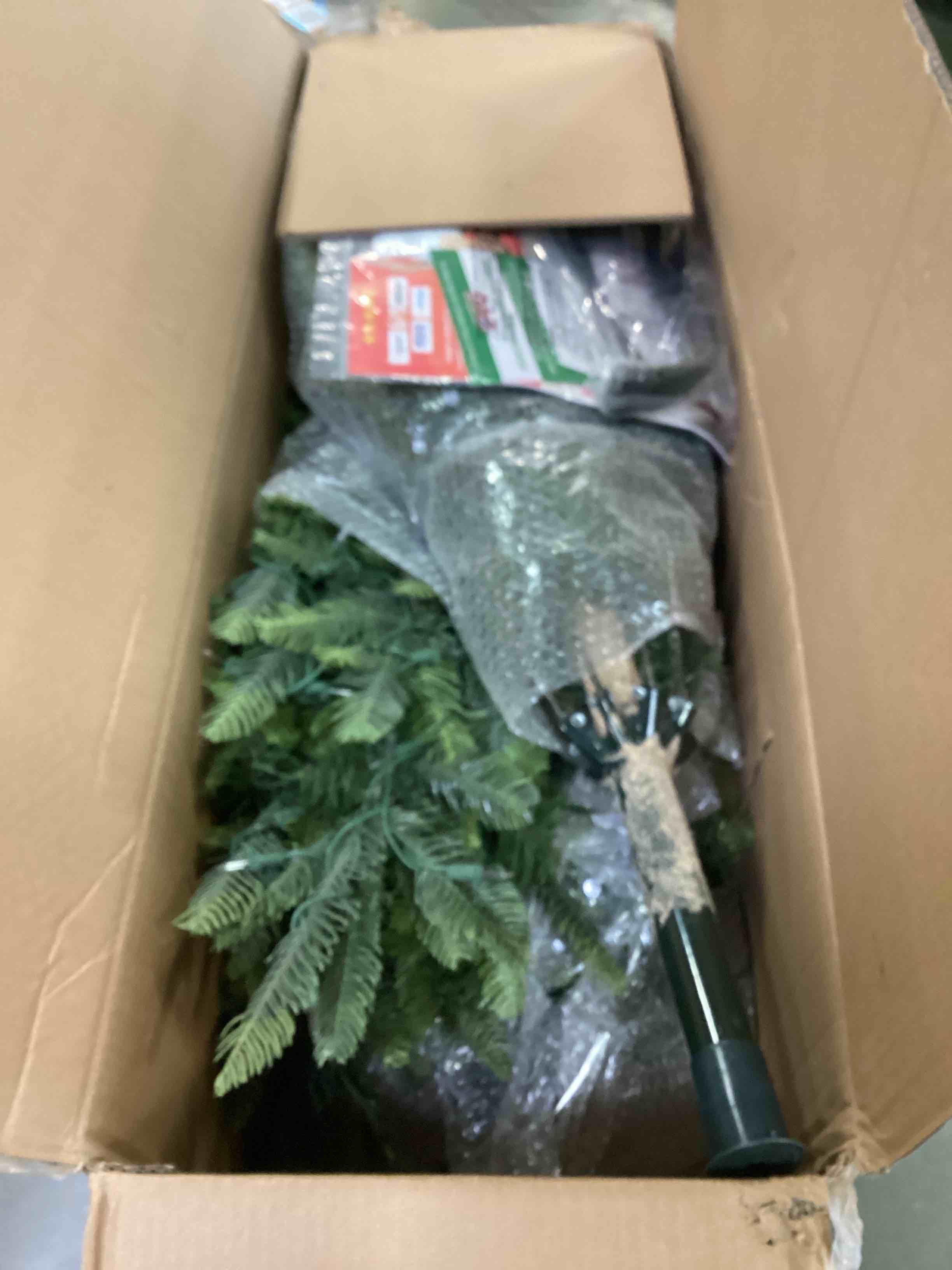 https://s3.amazonaws.com/lotting-images-prod/bidfta/RED5315502_1703695855061.jpeg