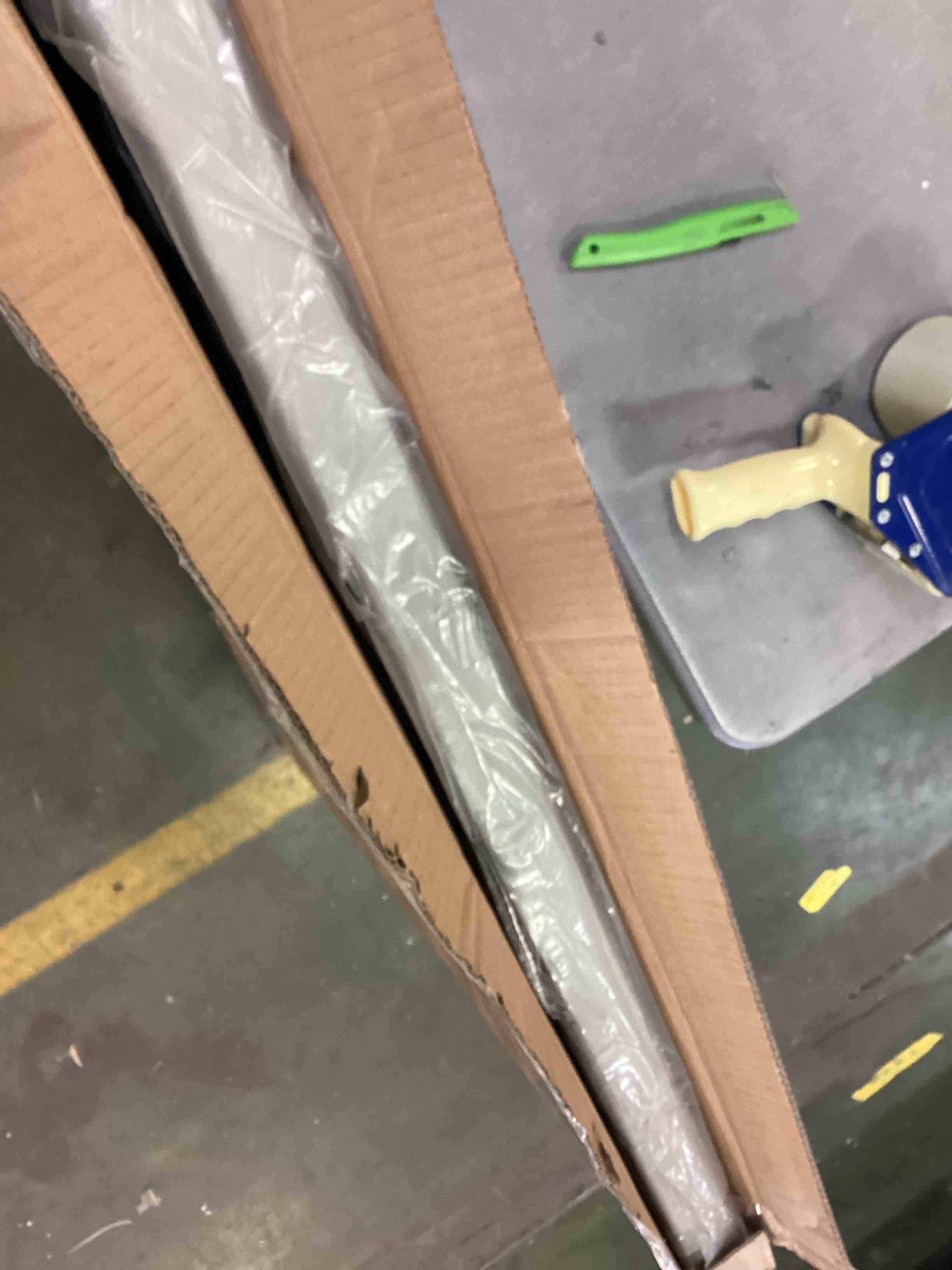 https://s3.amazonaws.com/lotting-images-prod/bidfta/RED5315510_1703696669442.jpeg