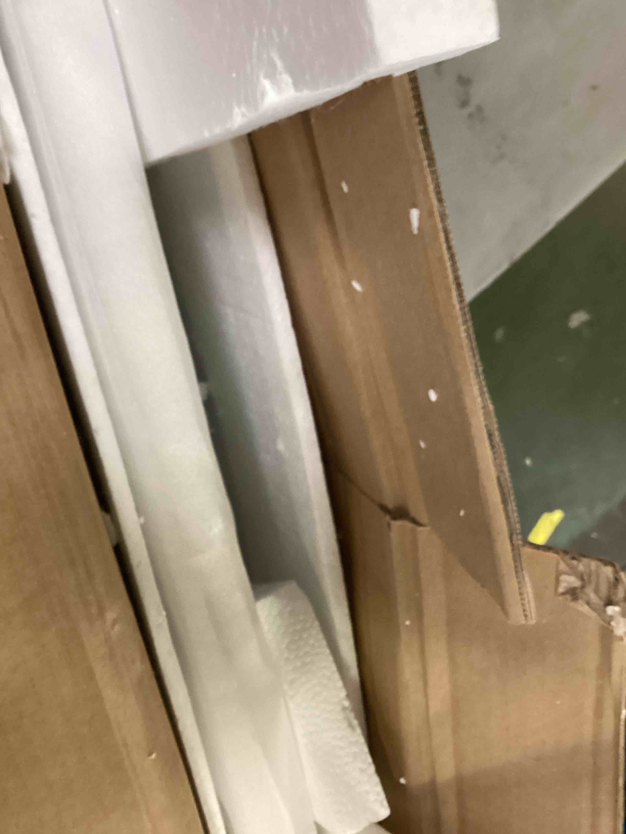 https://s3.amazonaws.com/lotting-images-prod/bidfta/RED5315548_1703702368073.jpeg