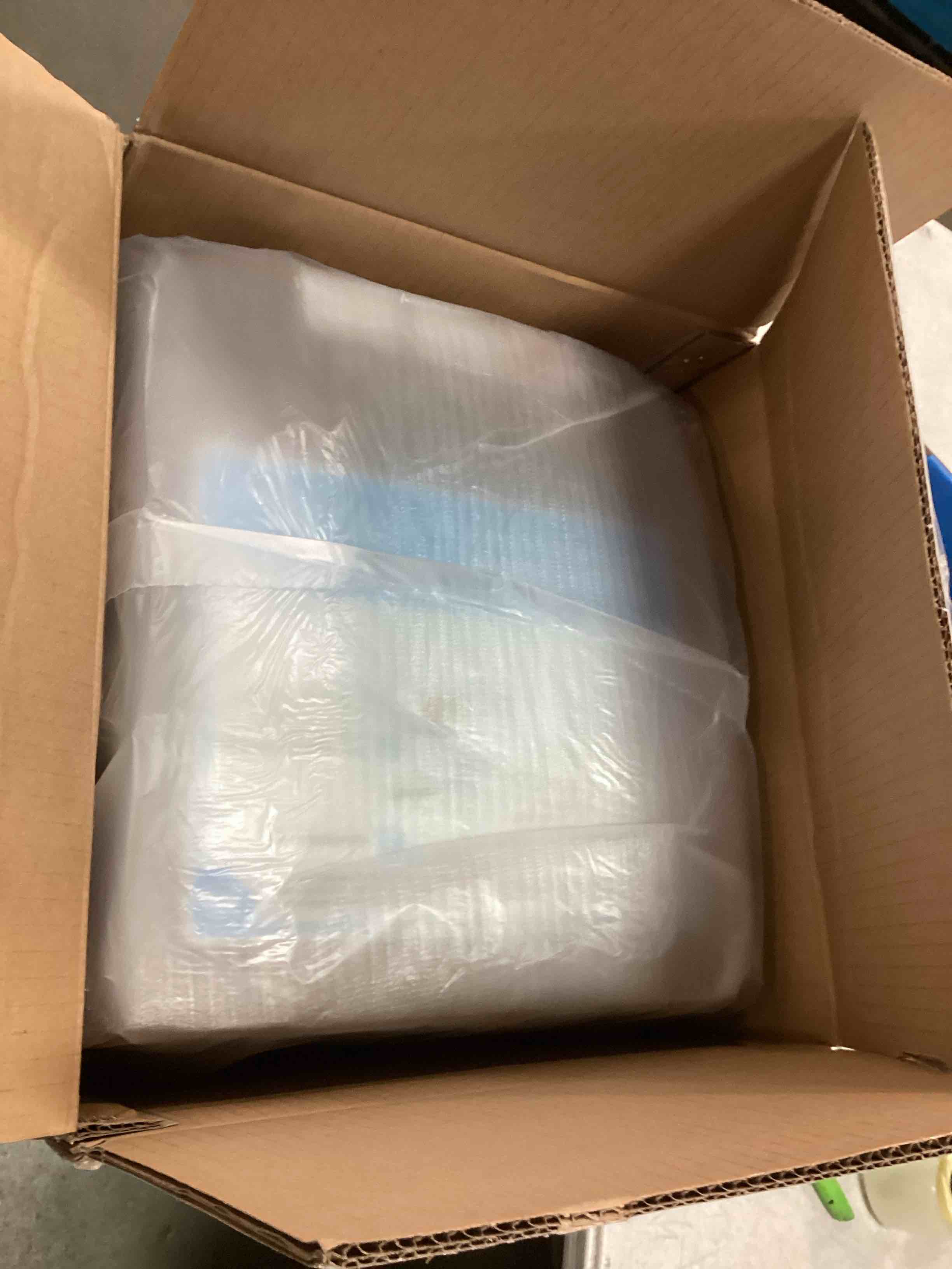 https://s3.amazonaws.com/lotting-images-prod/bidfta/RED5315705_1703772826967.jpeg