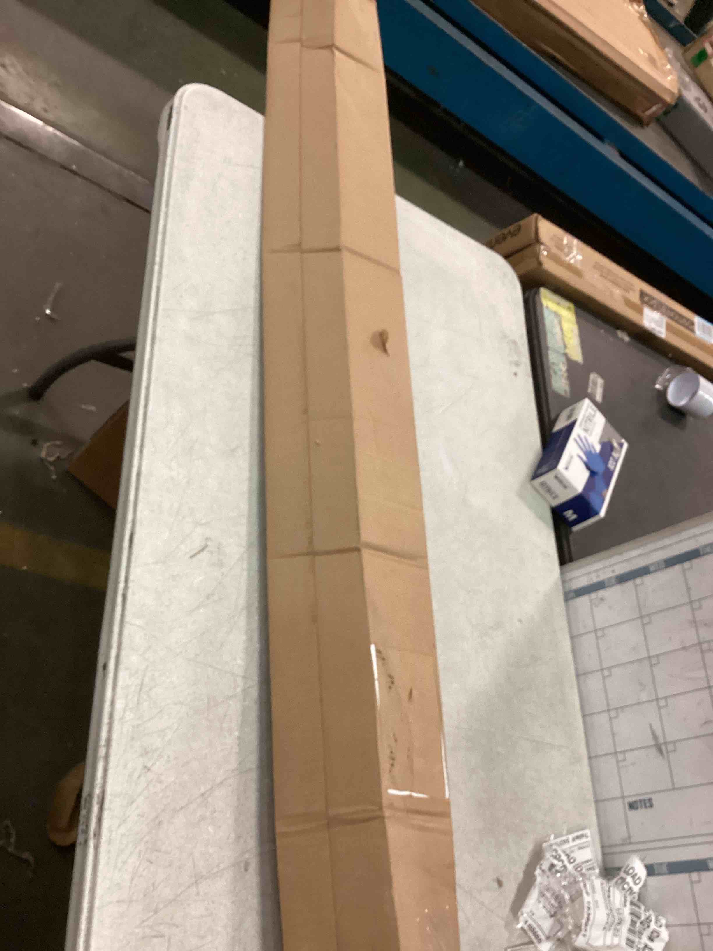 https://s3.amazonaws.com/lotting-images-prod/bidfta/RED5315754_1703779334925.jpeg